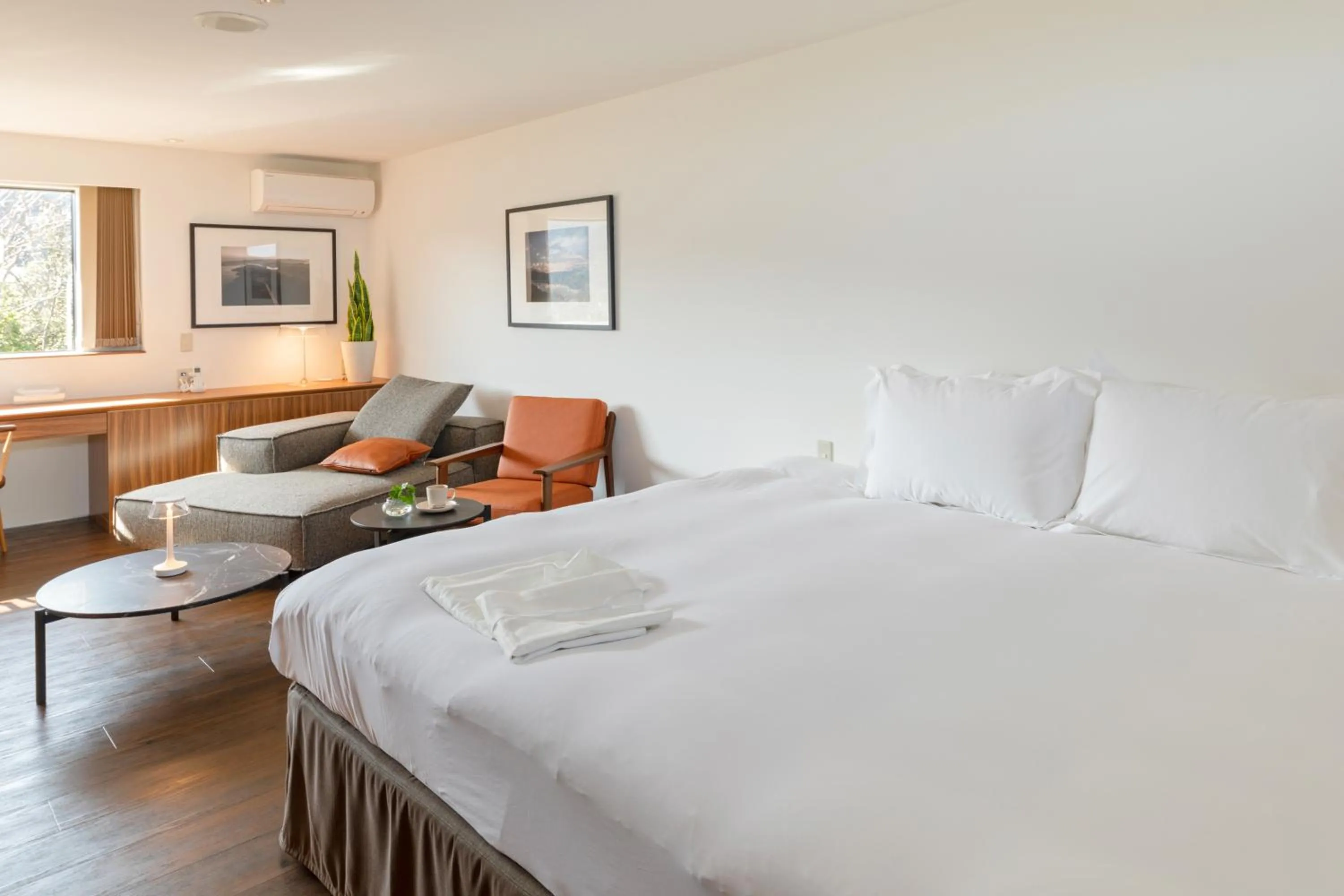 Living room, Bed in Resort Hotel Moana Coast