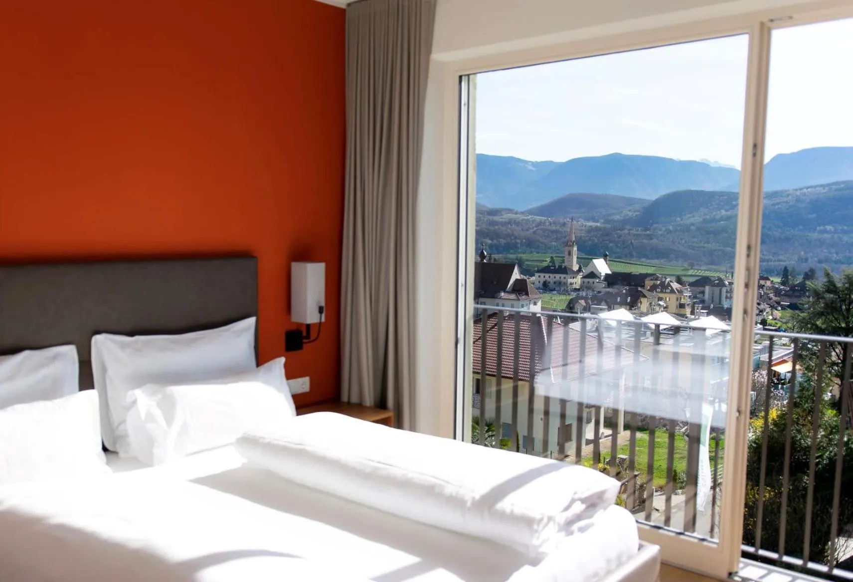 Bed in Brühl Suites&Residence