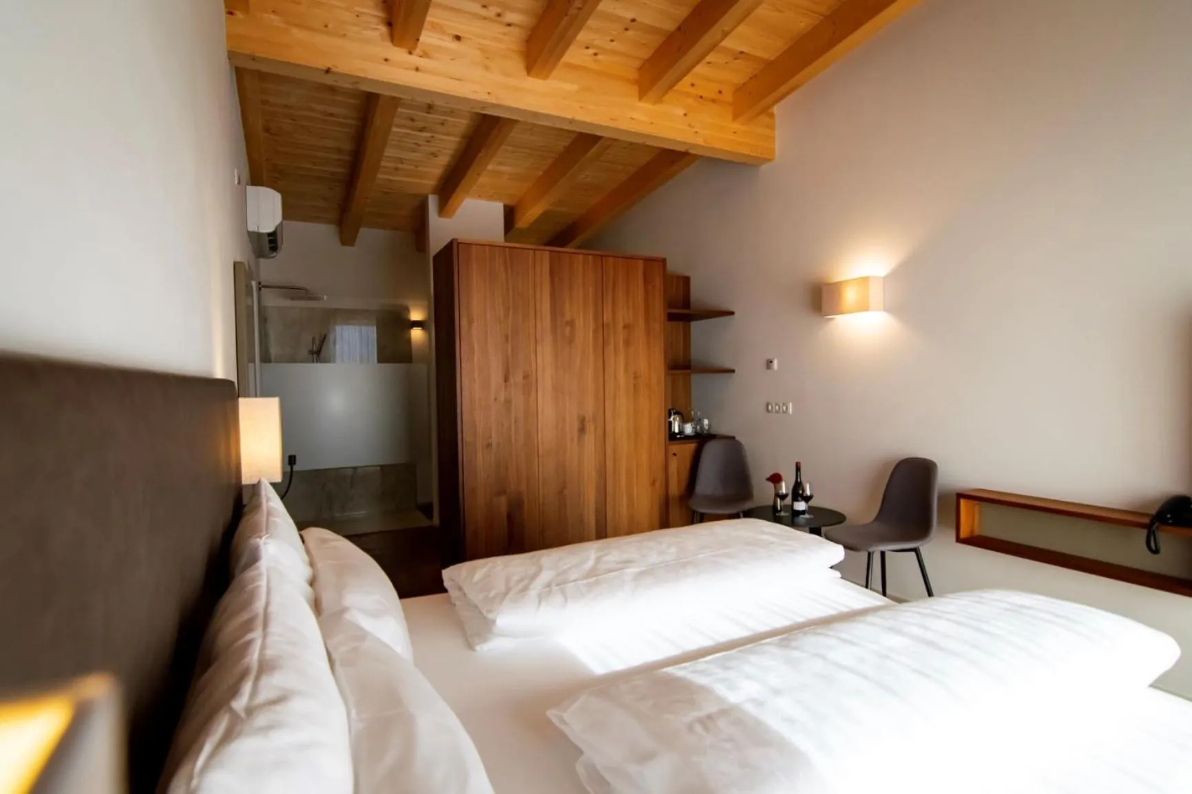 Bed in Brühl Suites&Residence