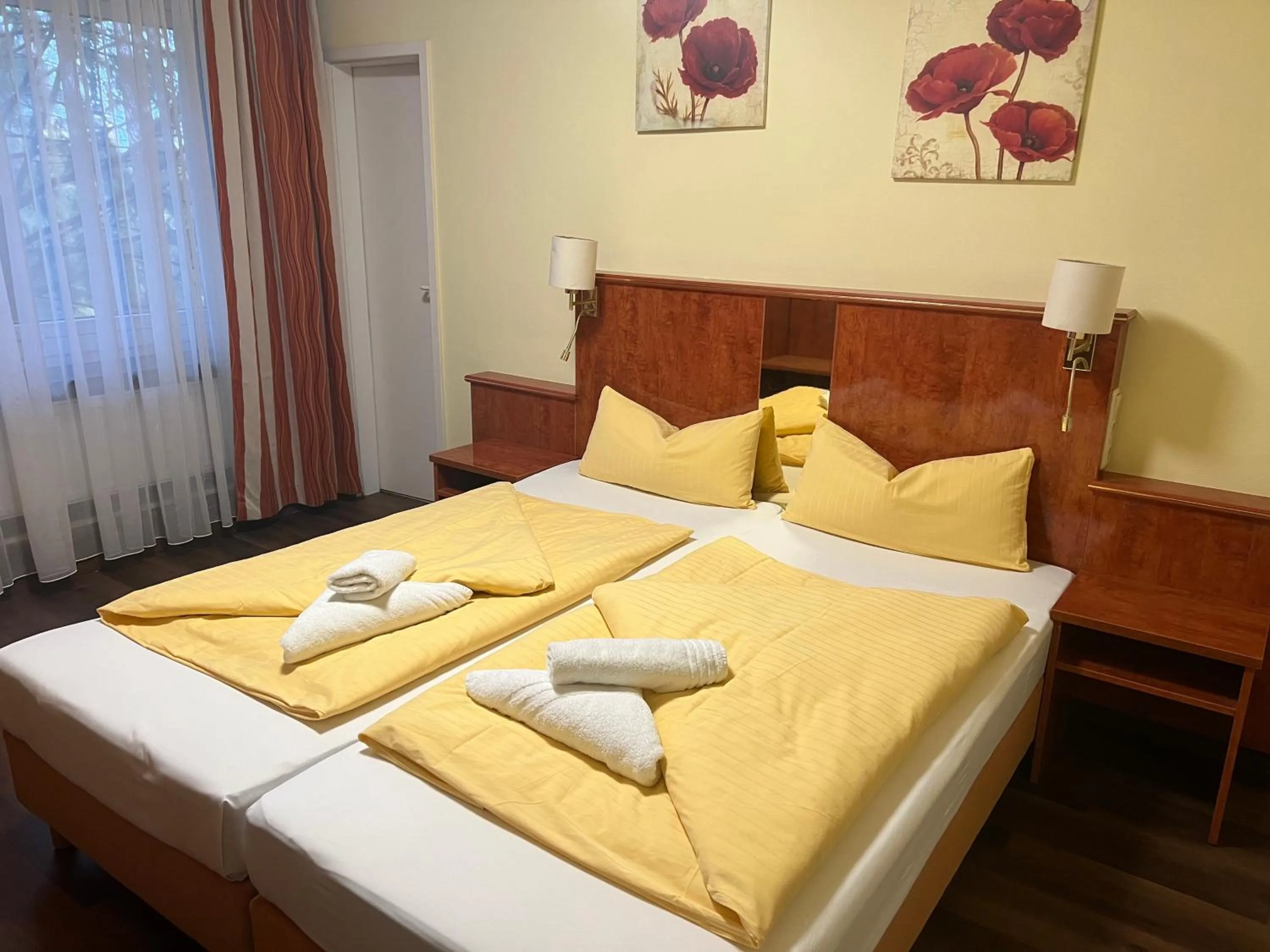 Bed in M&M Hotel - Seevetal