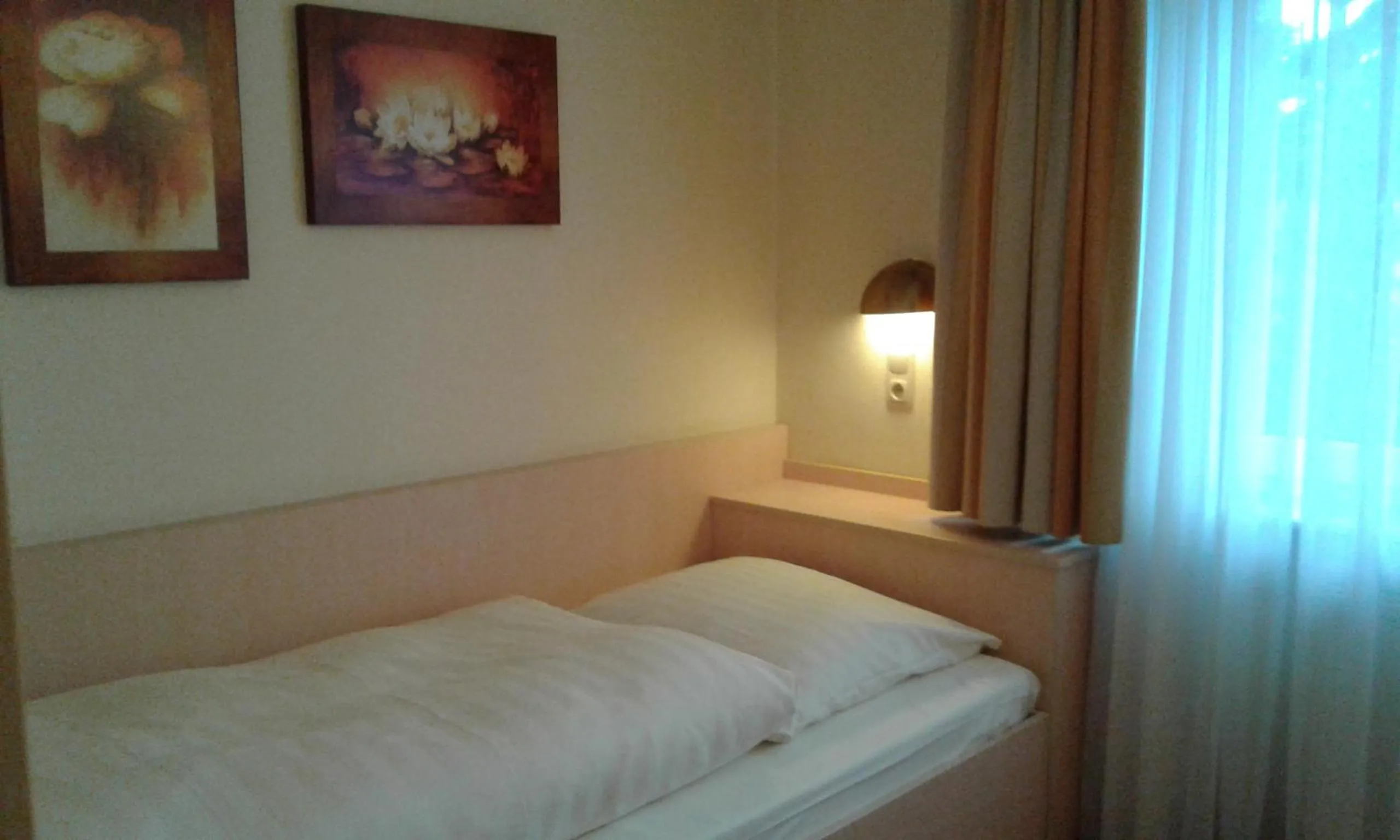 Single Room in M&M Hotel - Seevetal