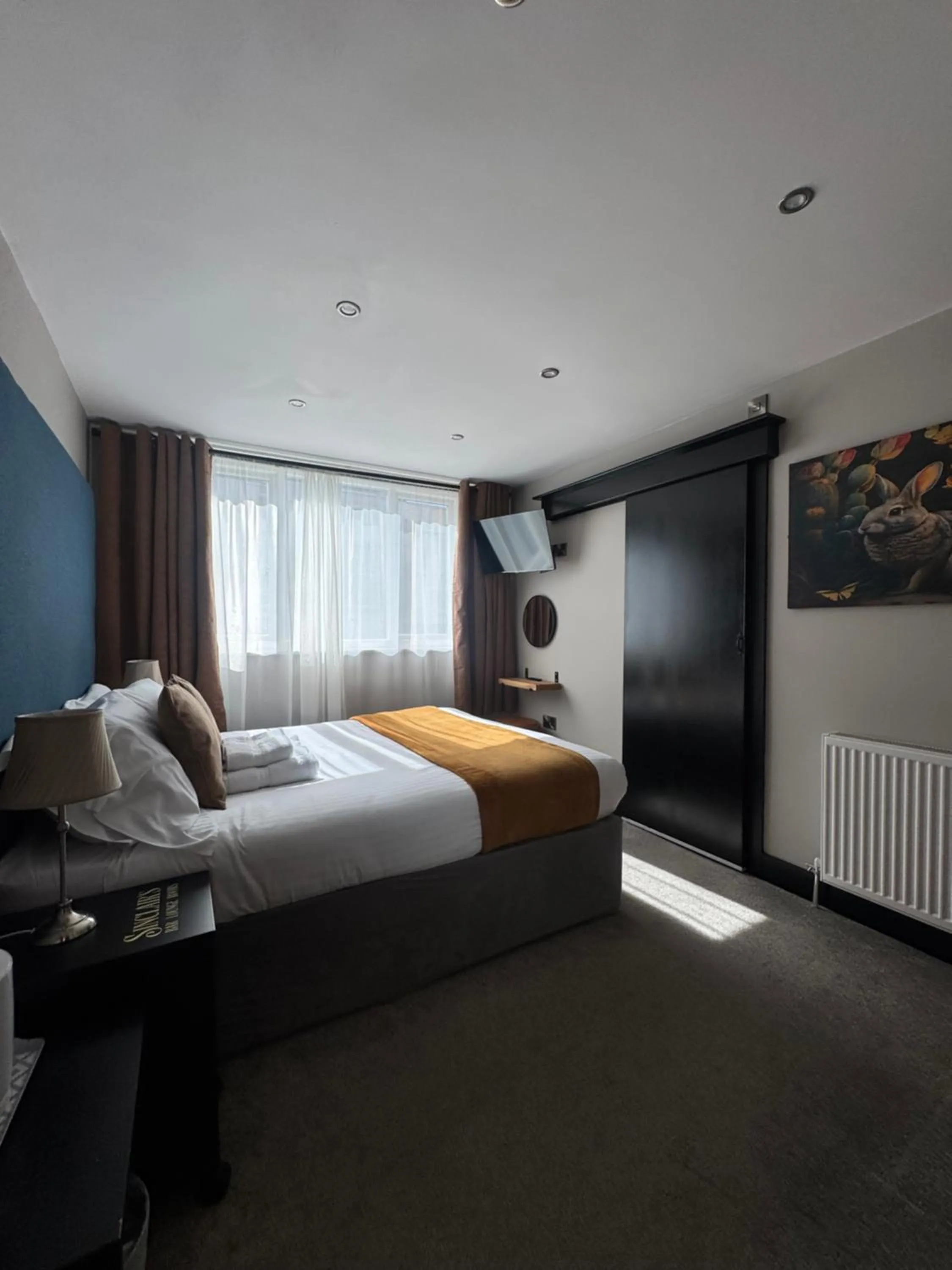 Bedroom in Sinclair's Rooms