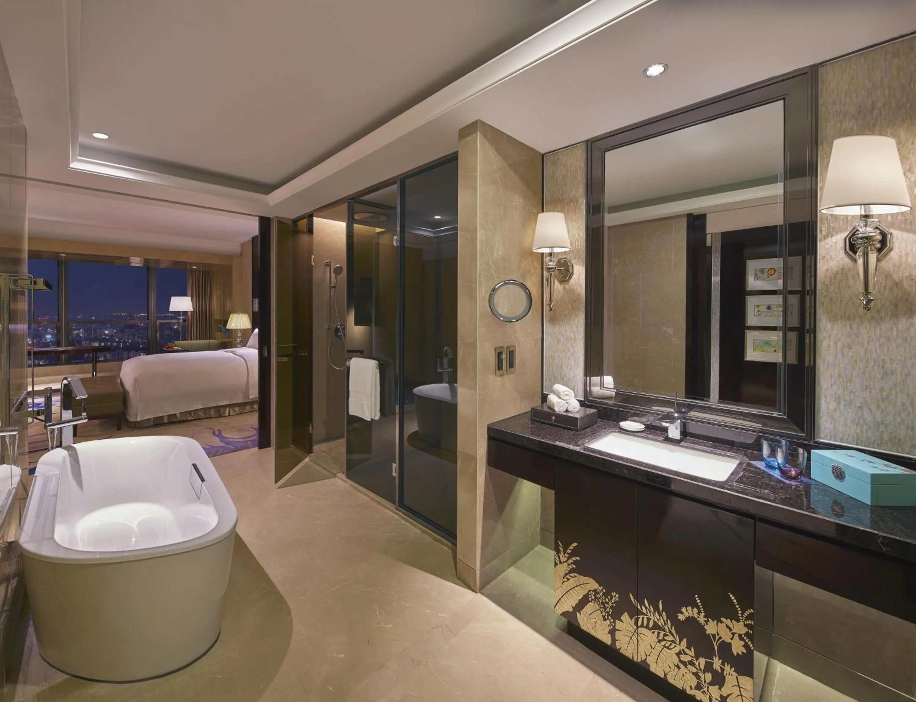 Bathroom, Bed in Hilton Haikou