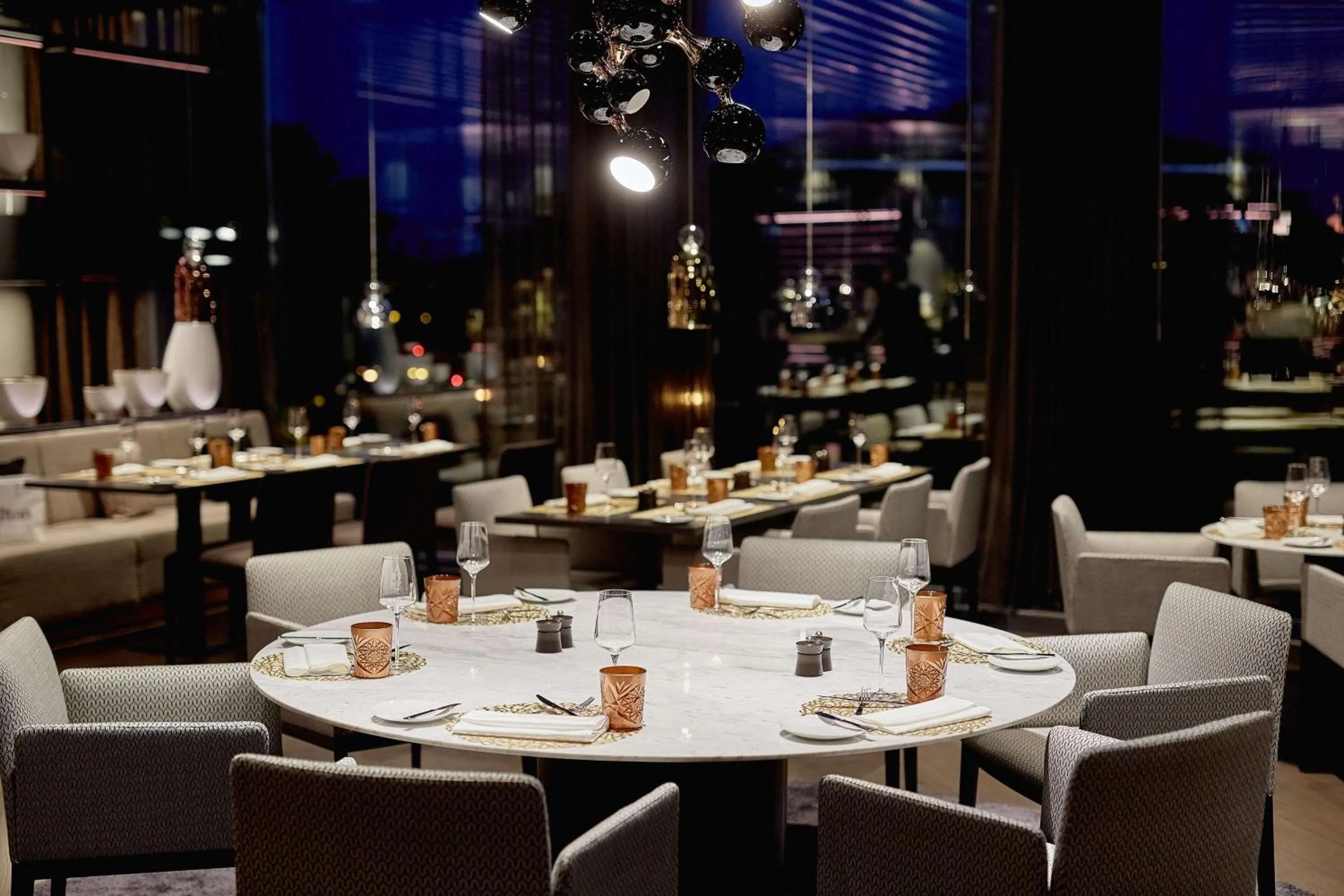 Restaurant/places to eat in Hilton Tallinn Park