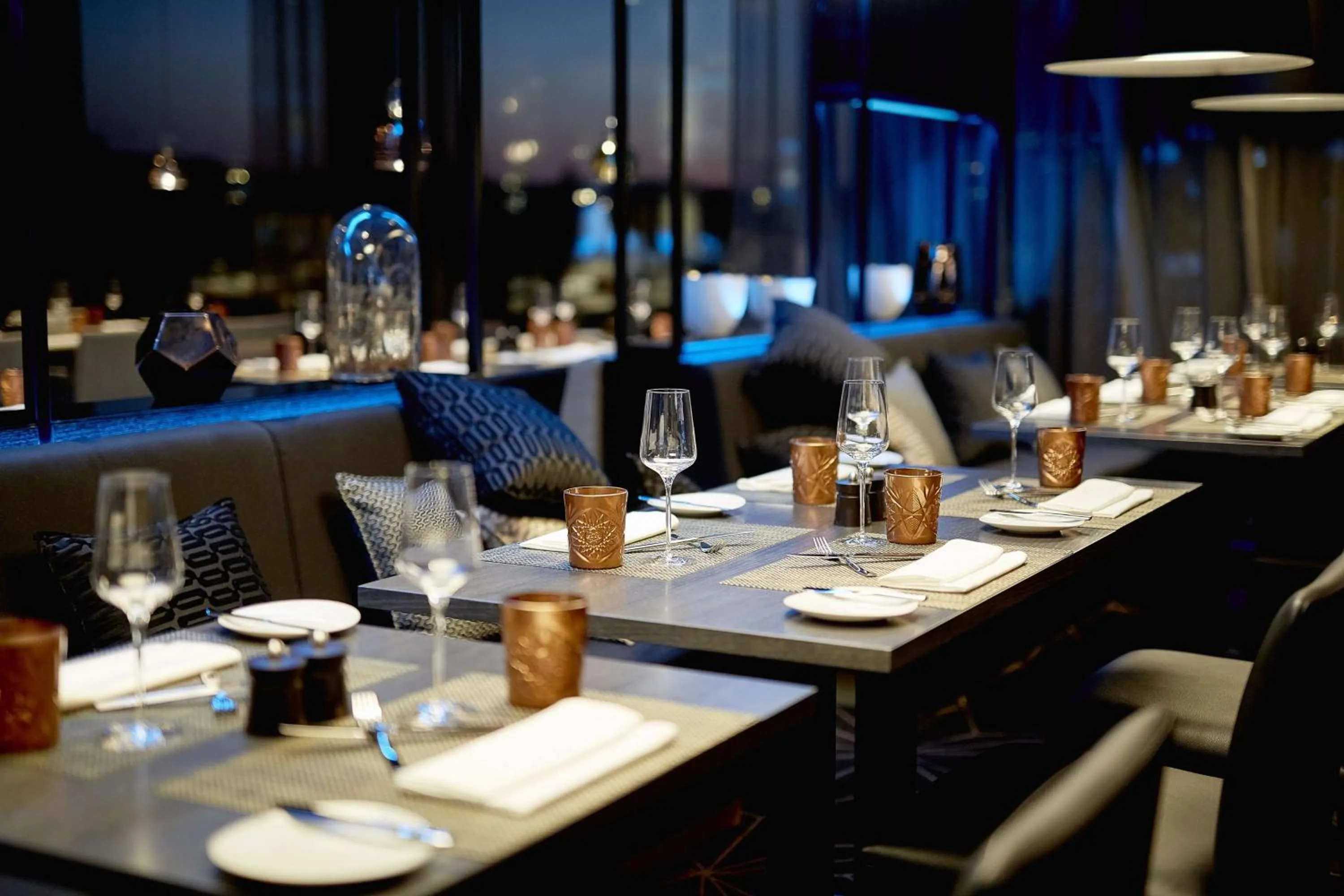 Restaurant/places to eat in Hilton Tallinn Park