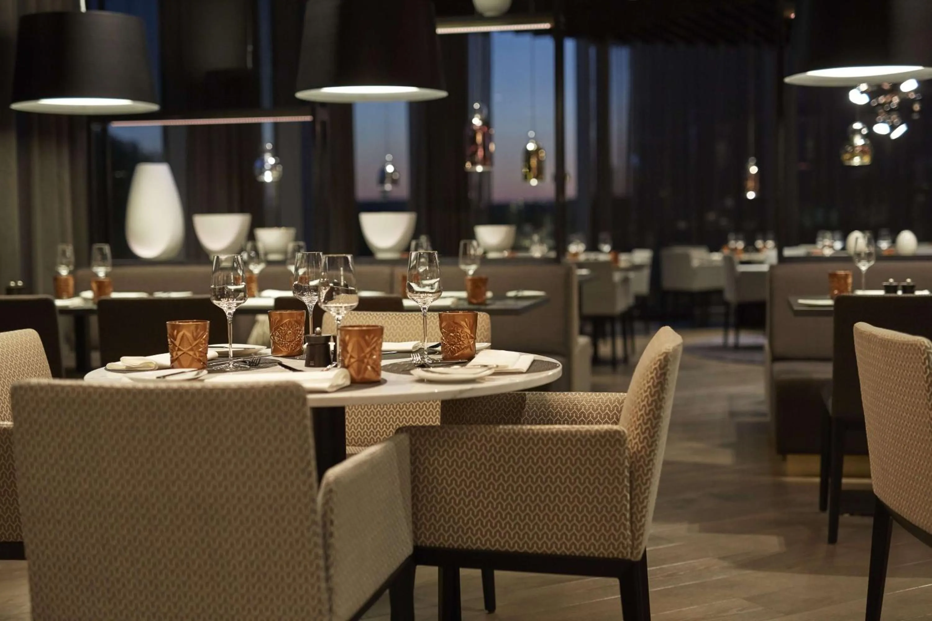 Restaurant/places to eat in Hilton Tallinn Park