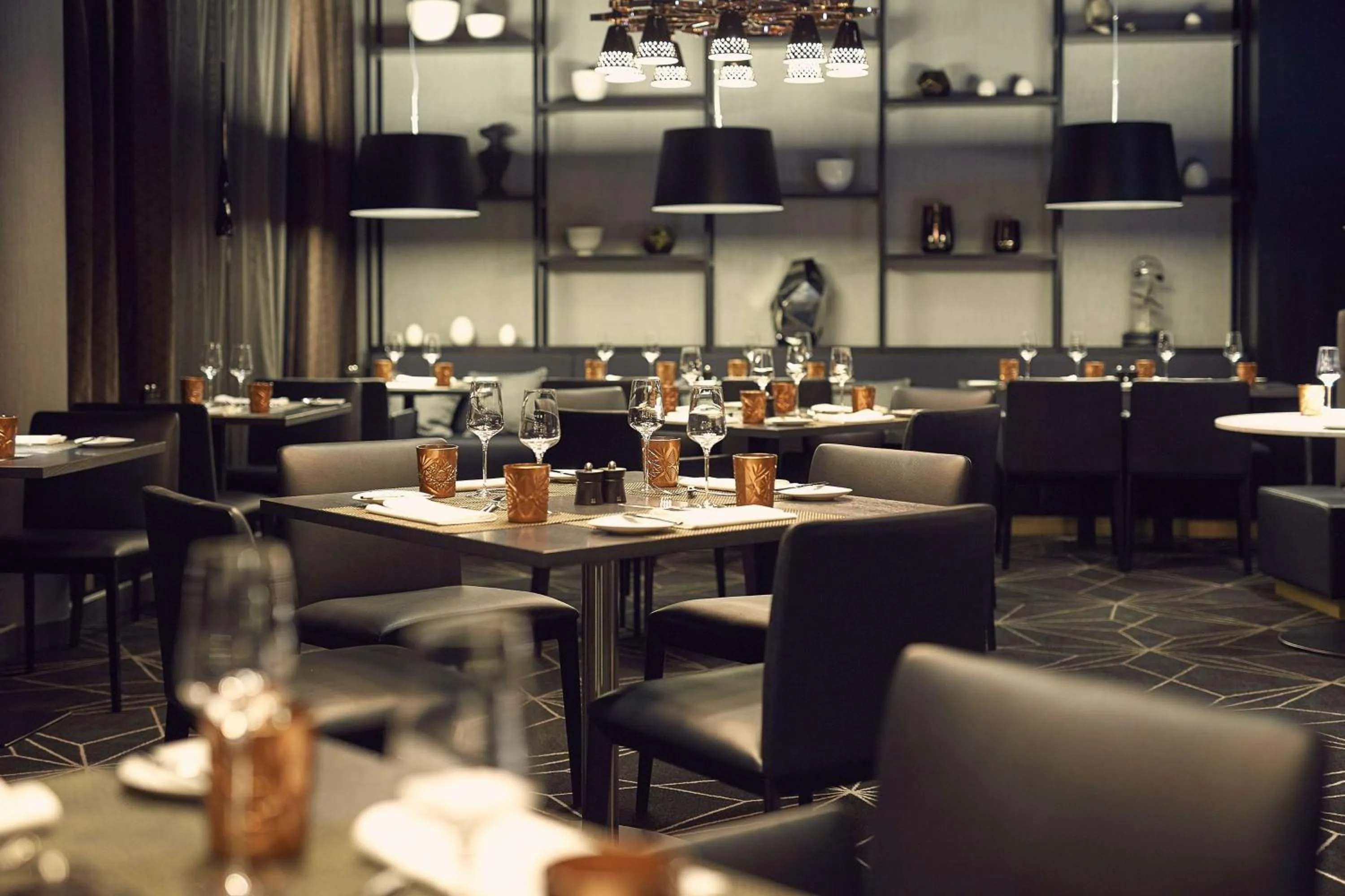 Restaurant/places to eat in Hilton Tallinn Park