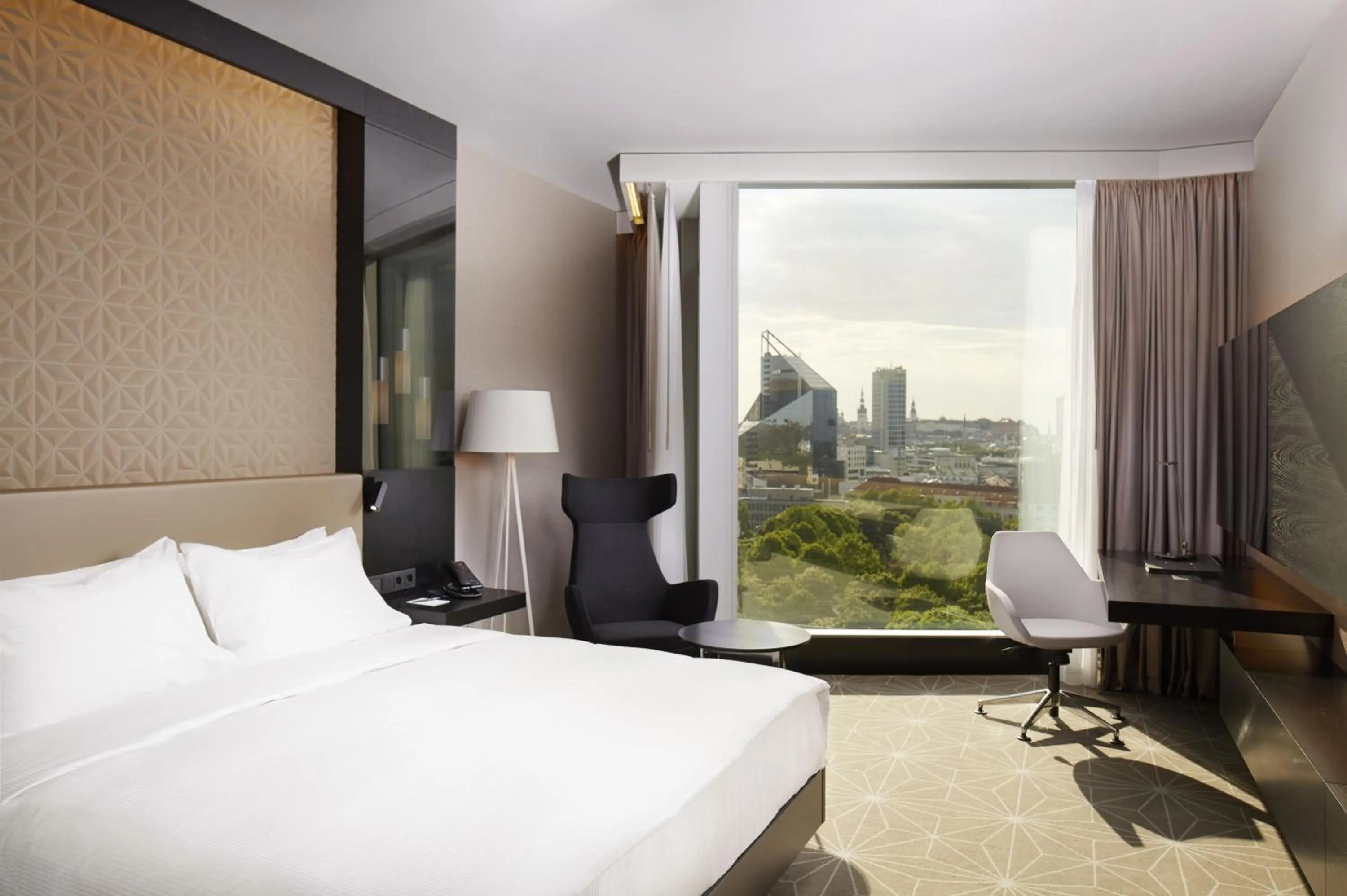 Sea view, Bed in Hilton Tallinn Park