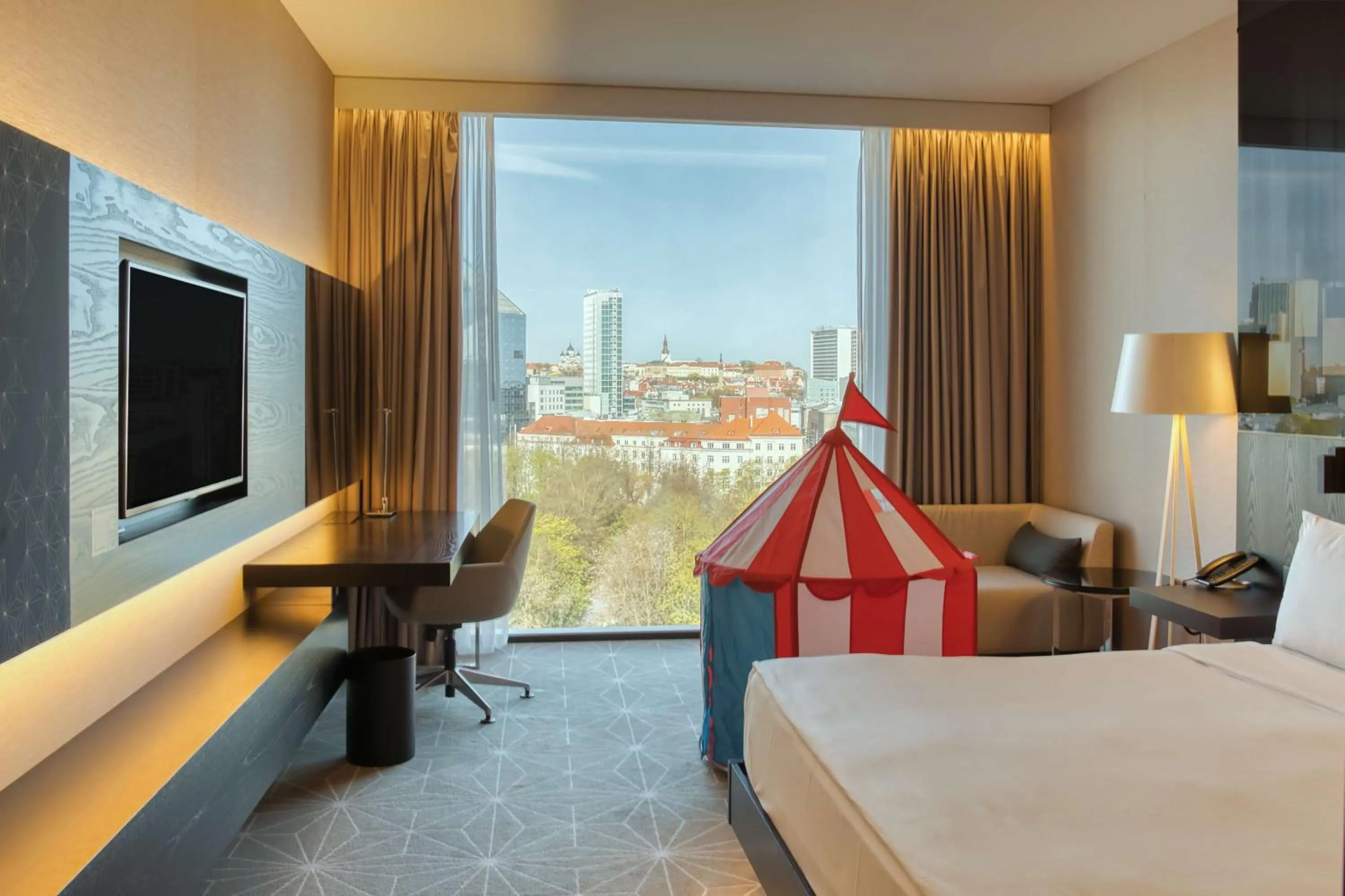 View (from property/room), Bed in Hilton Tallinn Park