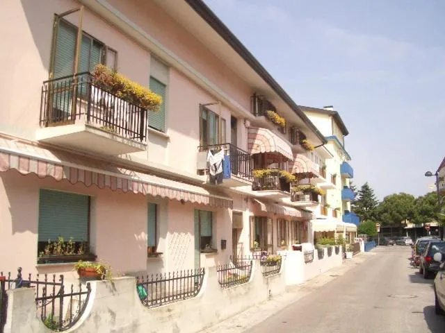 Property building in Appartamento Dalla Bella - Agenzia Cocal