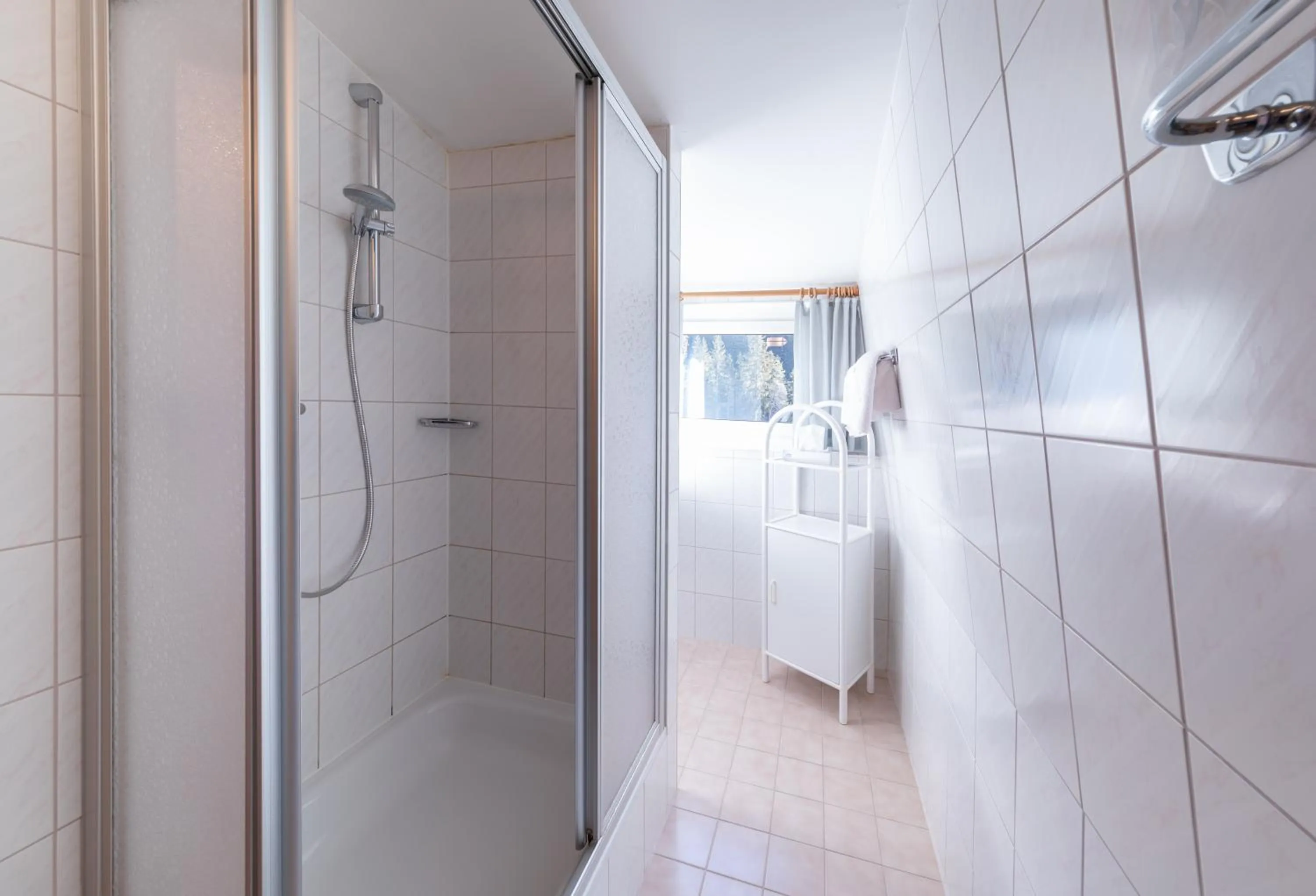 Shower, Bed in Alpenhof