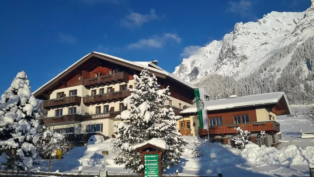 Property building in Alpenhof