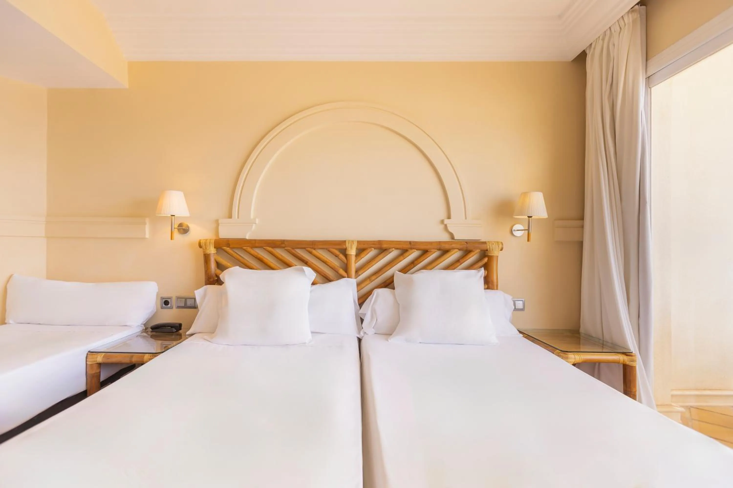 Bedroom, Bed in Hotel Moon Dreams Portomagno