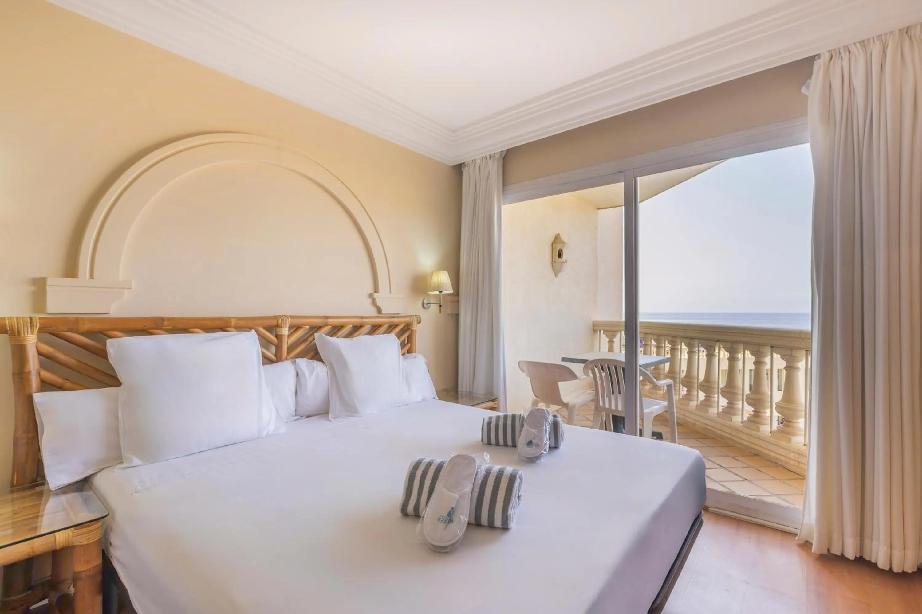 Bedroom, Bed in Hotel Moon Dreams Portomagno