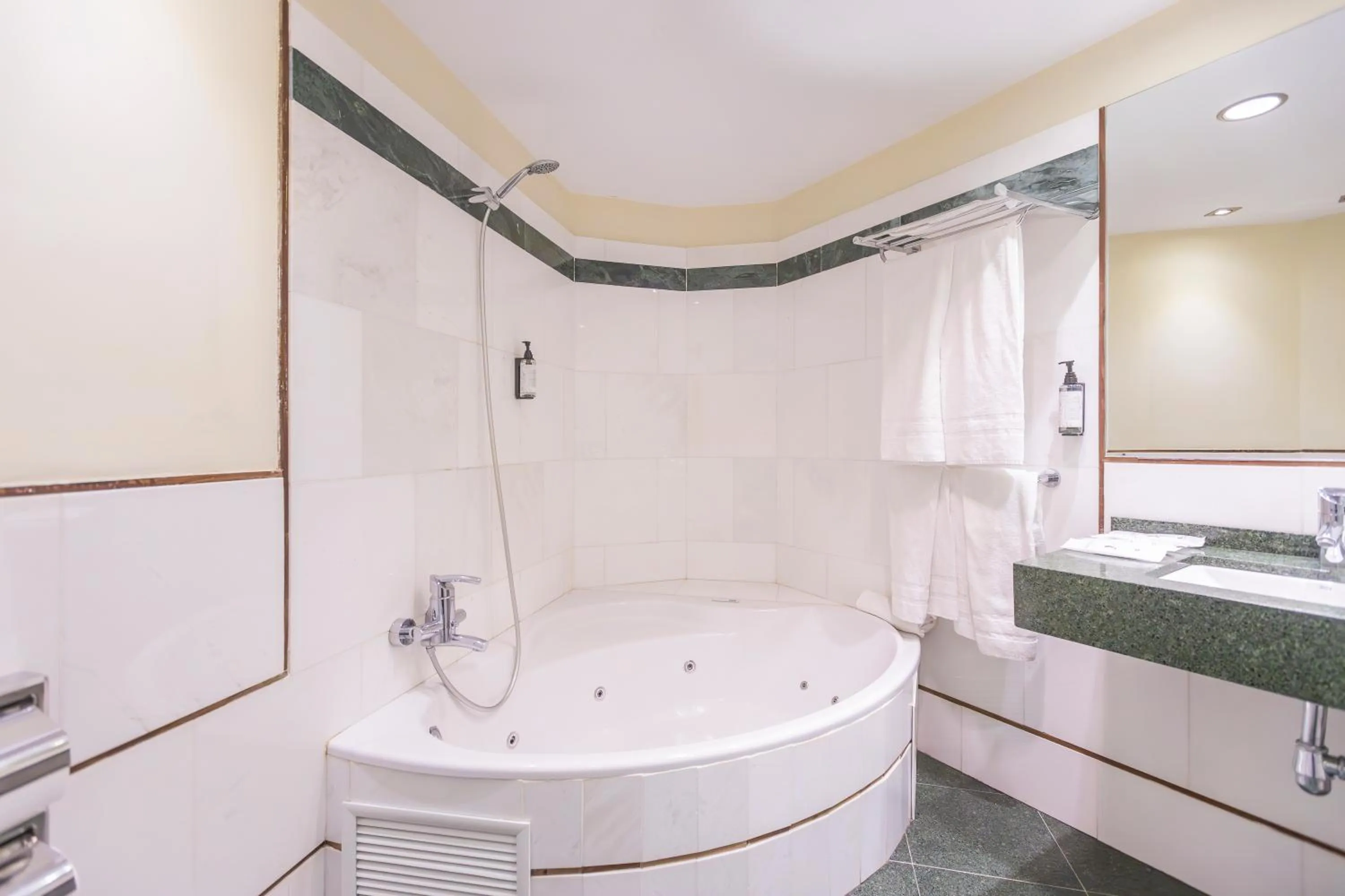 Bathroom in Hotel Moon Dreams Portomagno