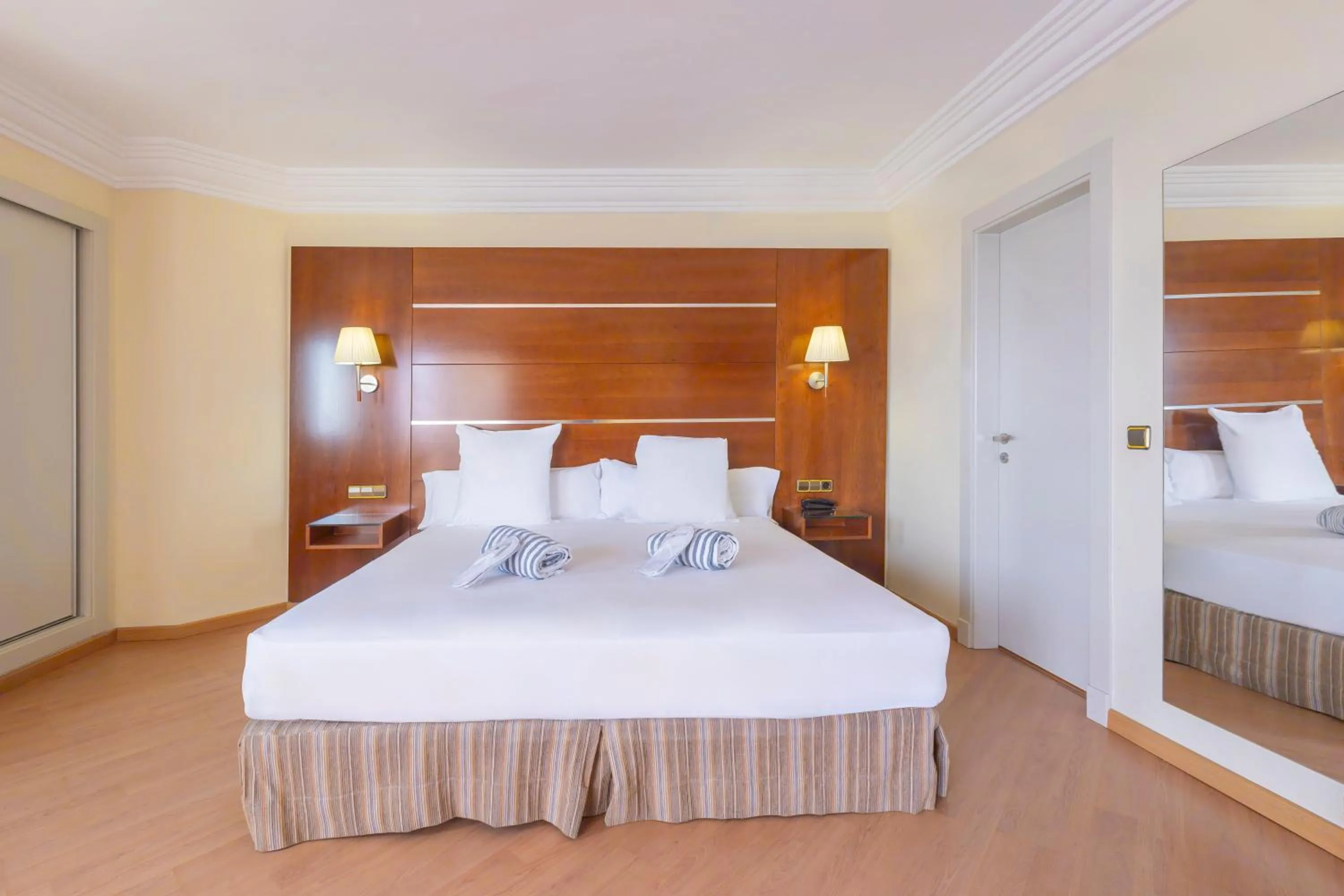 Bedroom, Bed in Hotel Moon Dreams Portomagno