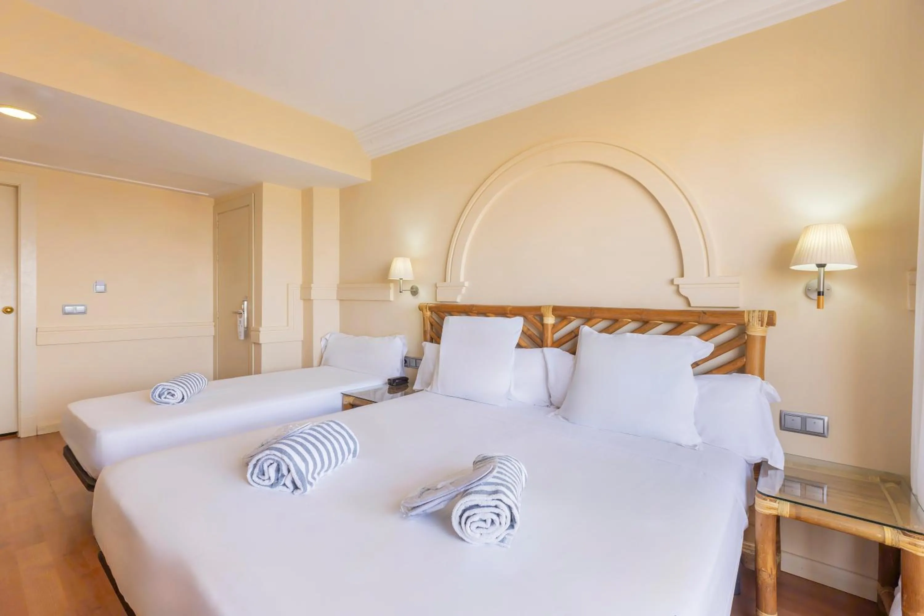 Bedroom, Bed in Hotel Moon Dreams Portomagno