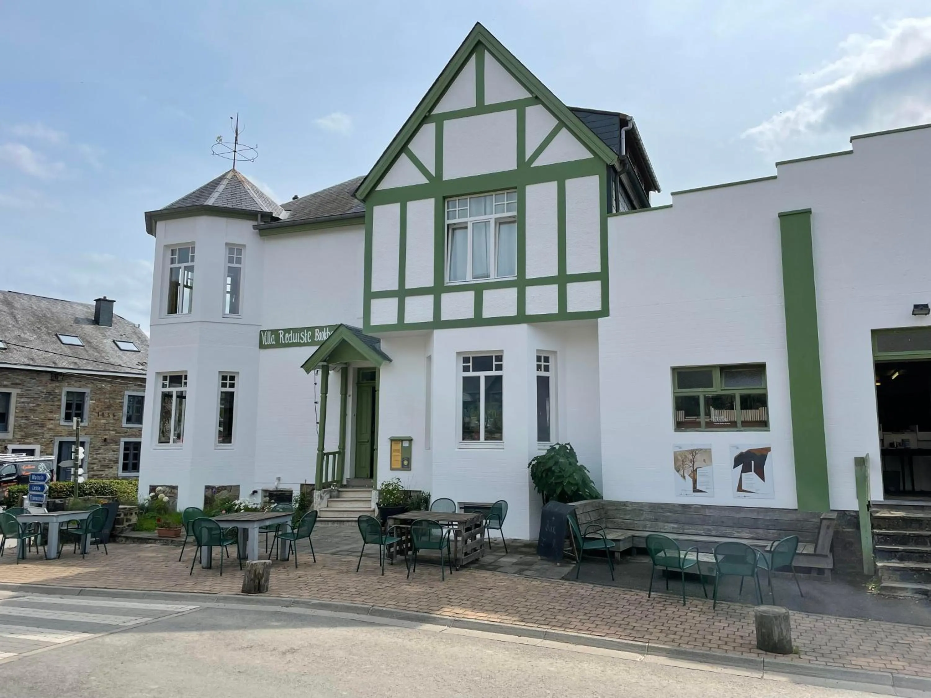 Property building in La Reduiste