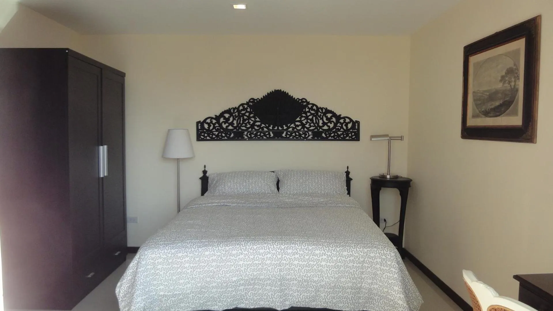 Photo of the whole room, Bed in Anam Cara