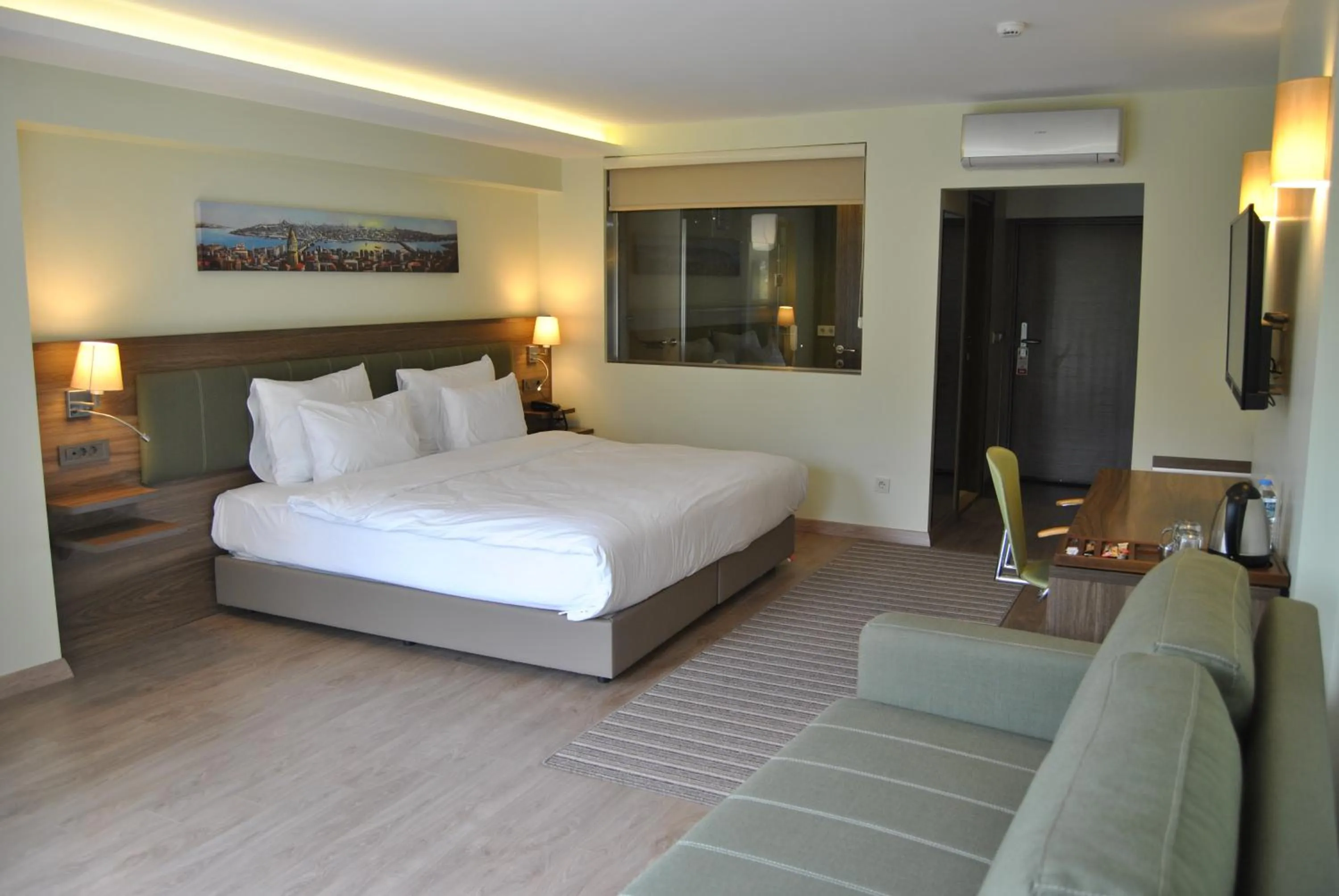 Photo of the whole room, Bed in Numi Hotel