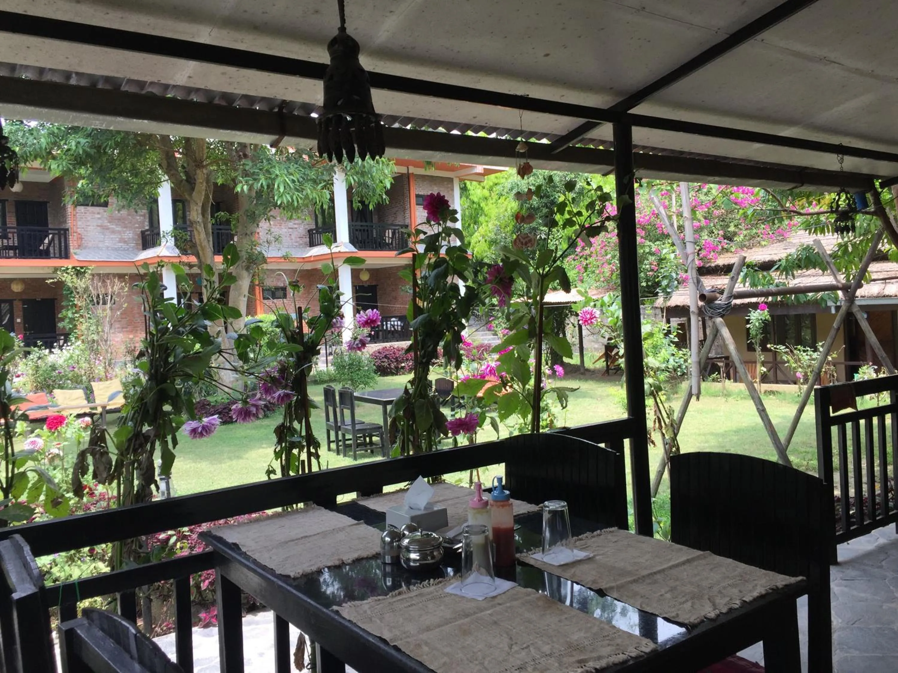 Restaurant/places to eat in Chautari Garden Resort