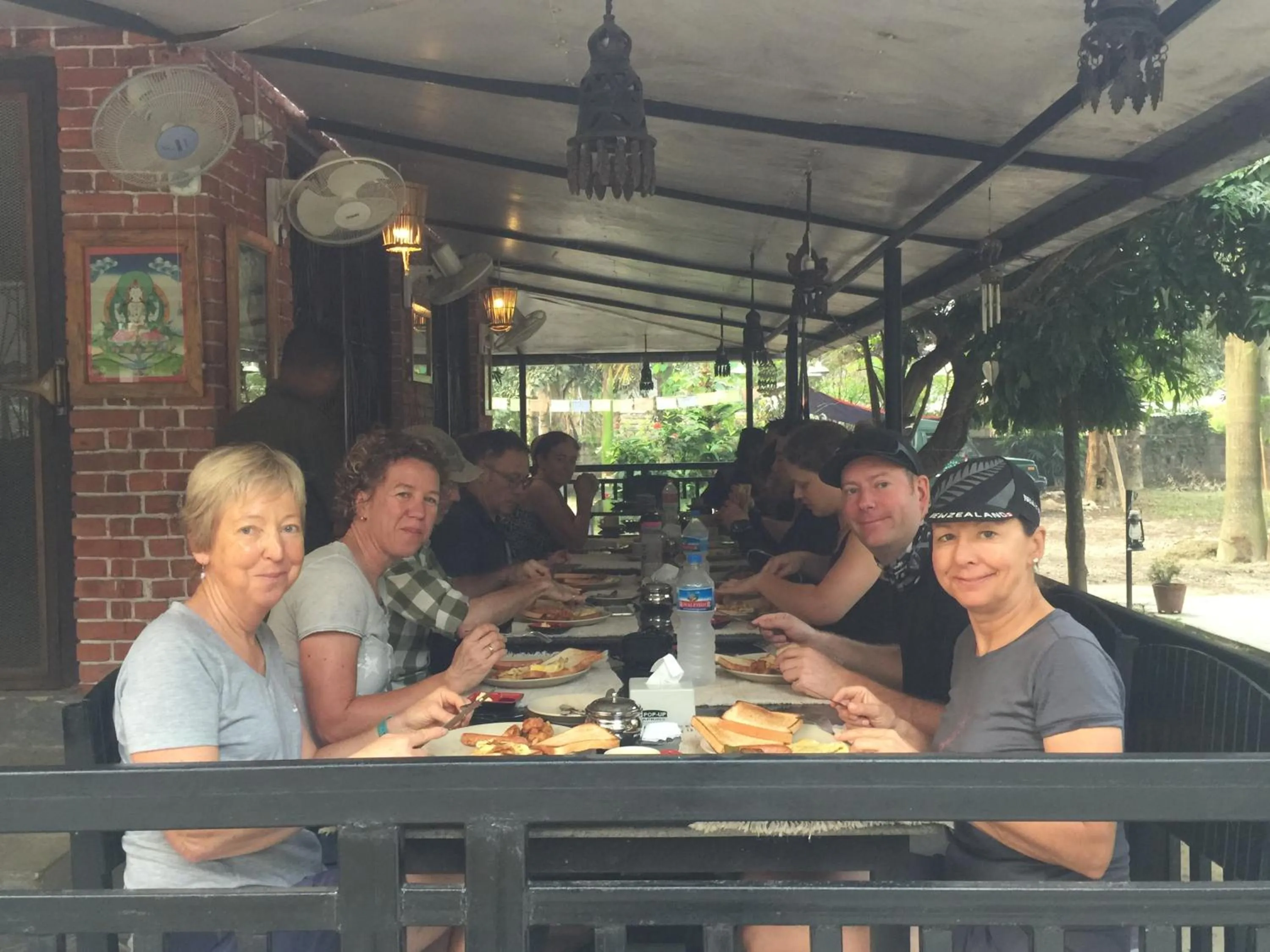 Restaurant/places to eat in Chautari Garden Resort