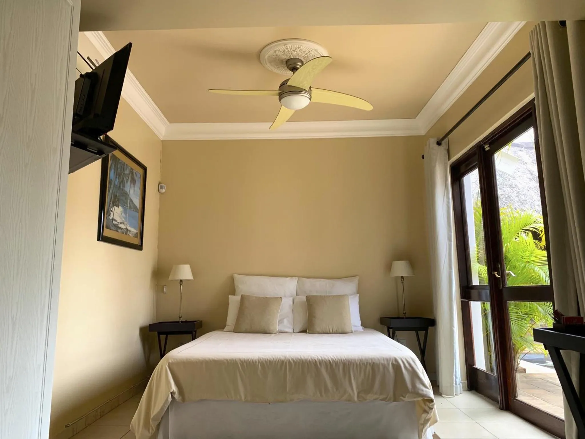 Property building, Bed in Almost Heaven