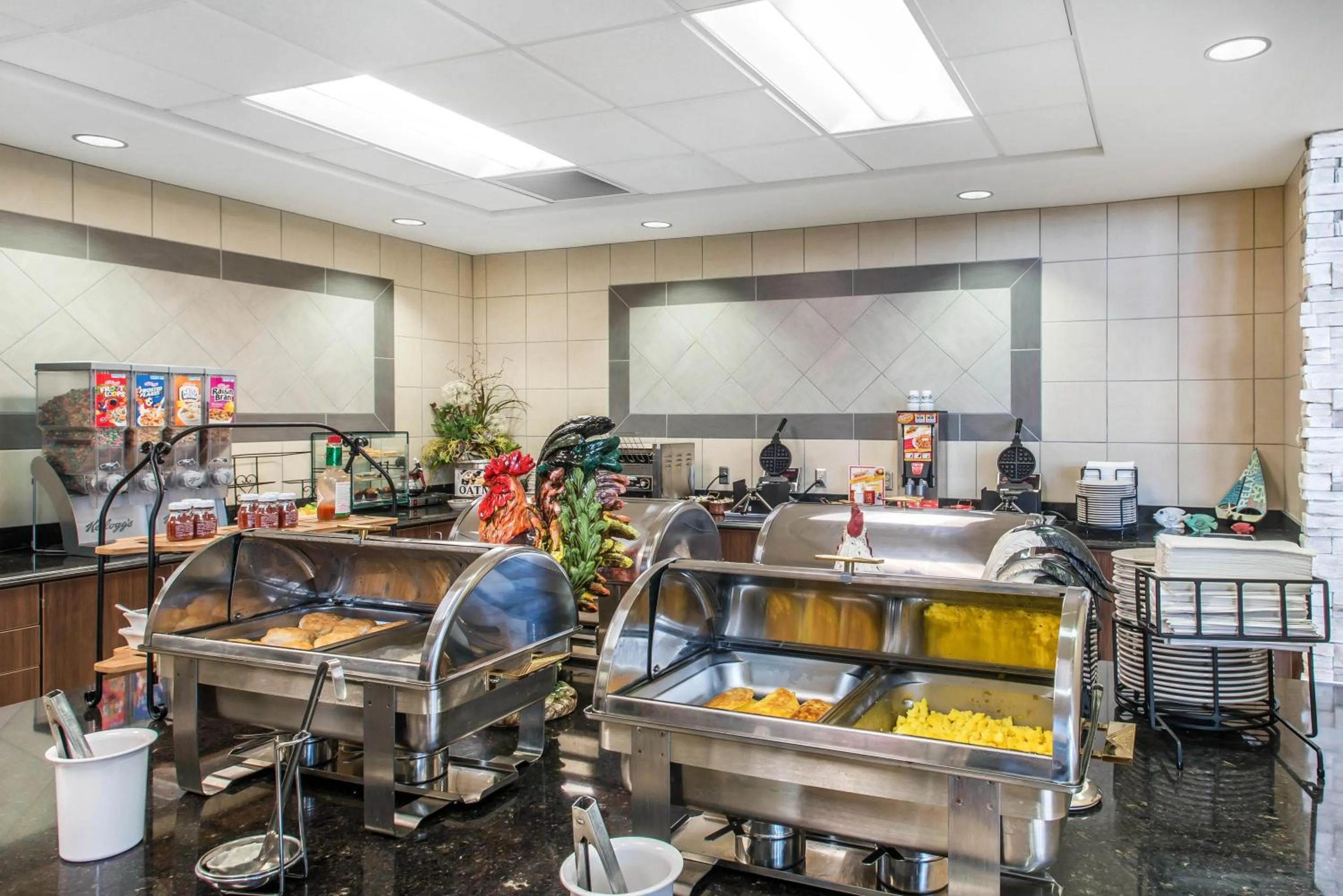 Breakfast in The Heritage Inn & Suites, Ascend Hotel Collection