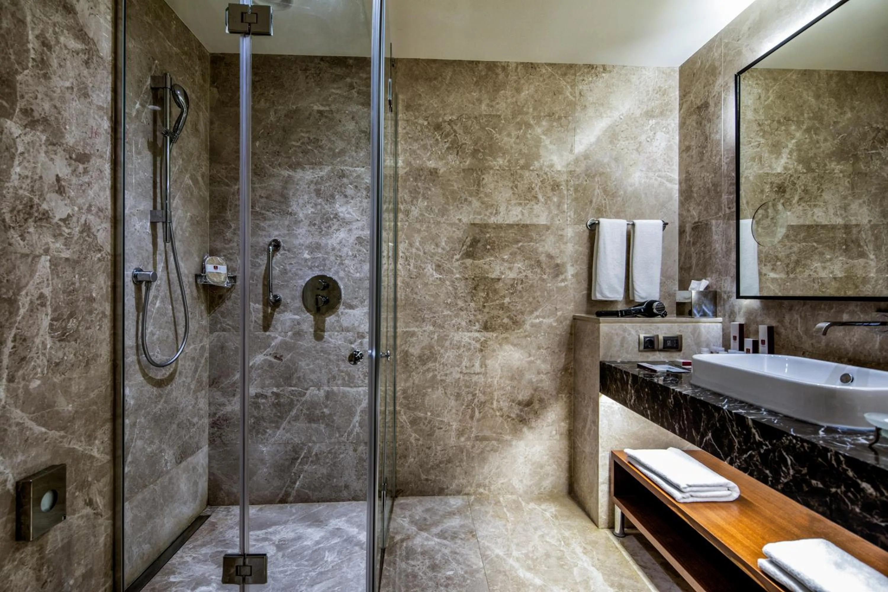 Shower in Clarion Hotel Golden Horn