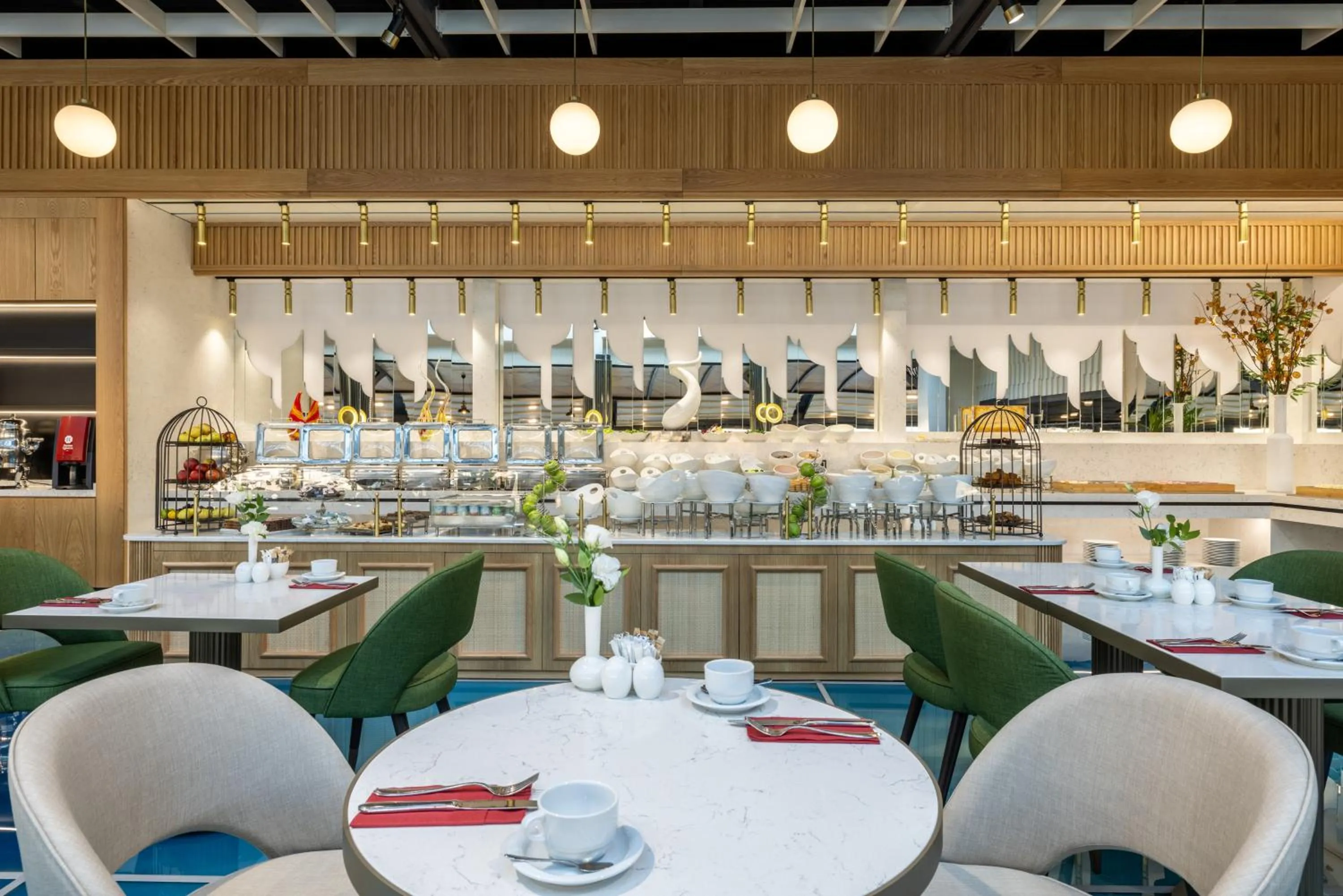 Restaurant/places to eat in Clarion Hotel Golden Horn