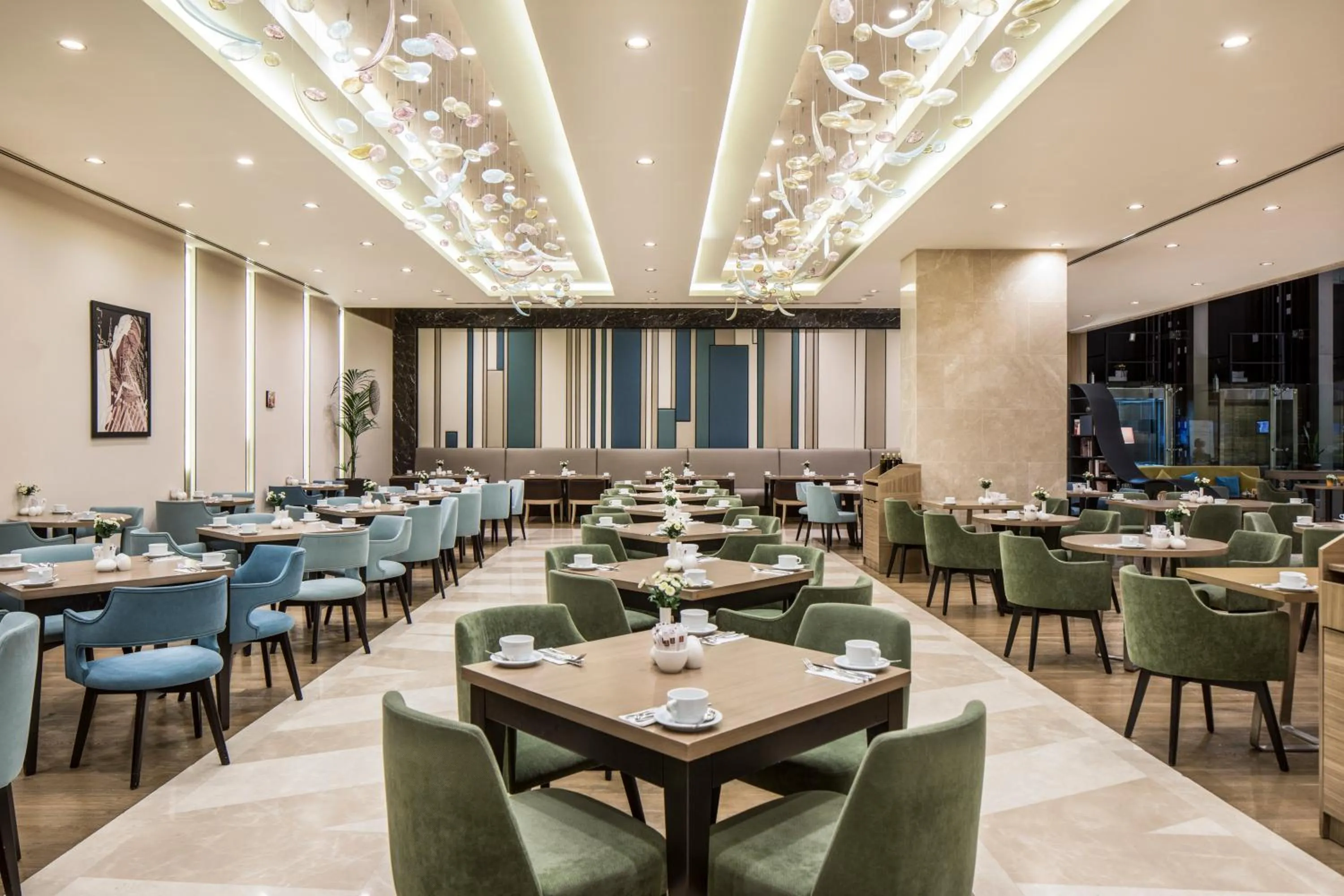 Restaurant/places to eat in Clarion Hotel Golden Horn