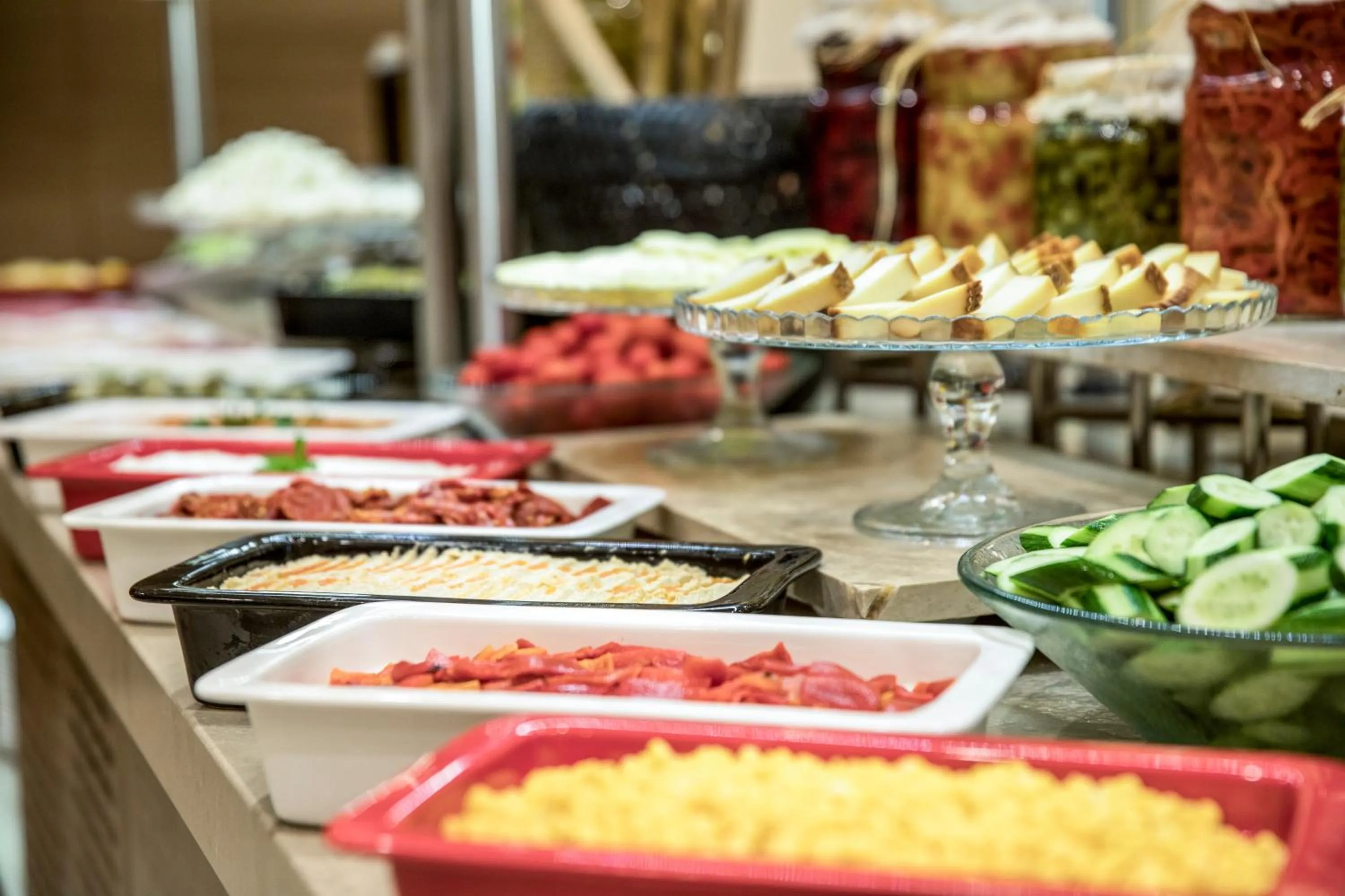 Restaurant/places to eat in Clarion Hotel Golden Horn