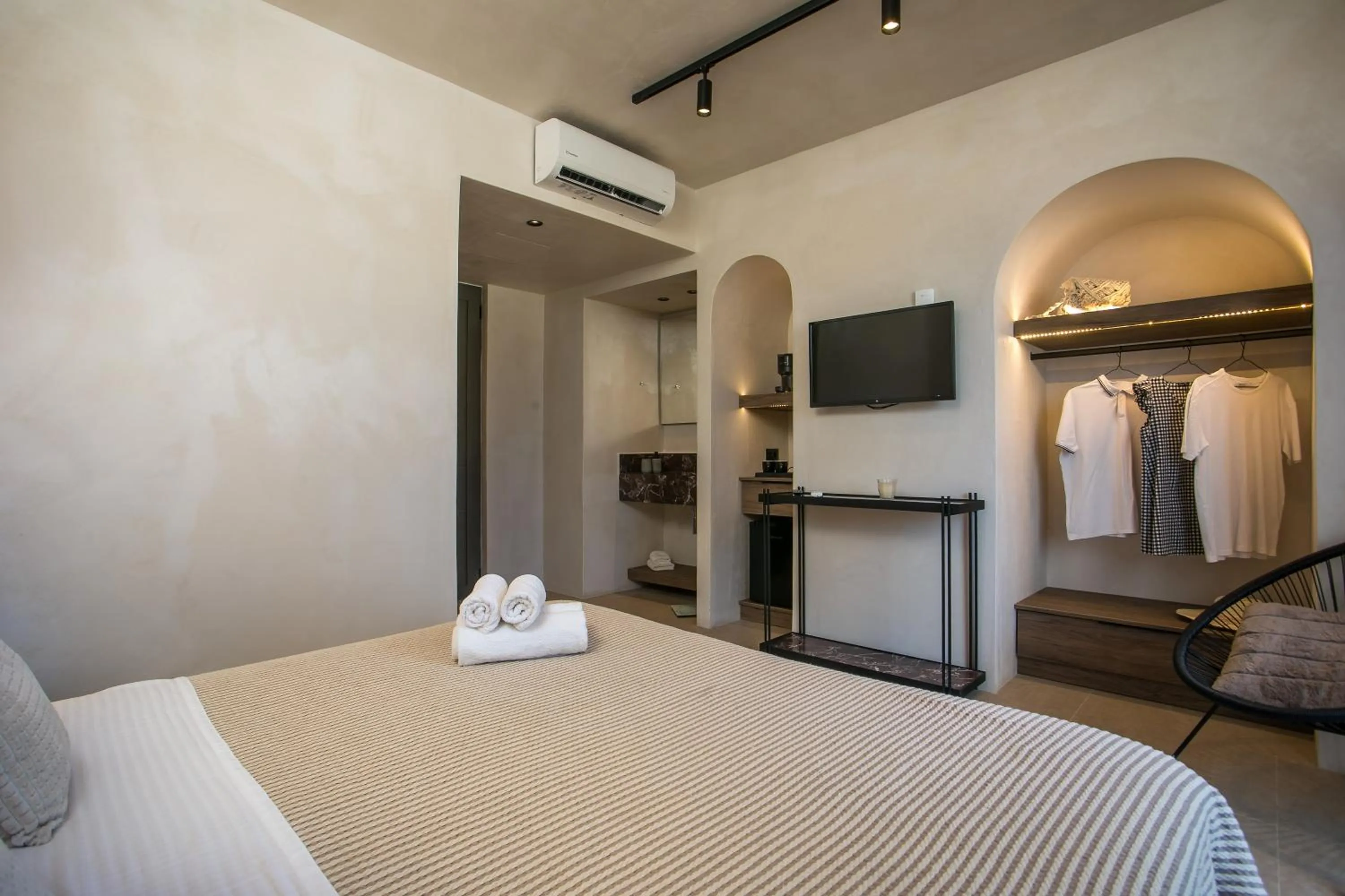 Bed in Ano Kampos Hotel