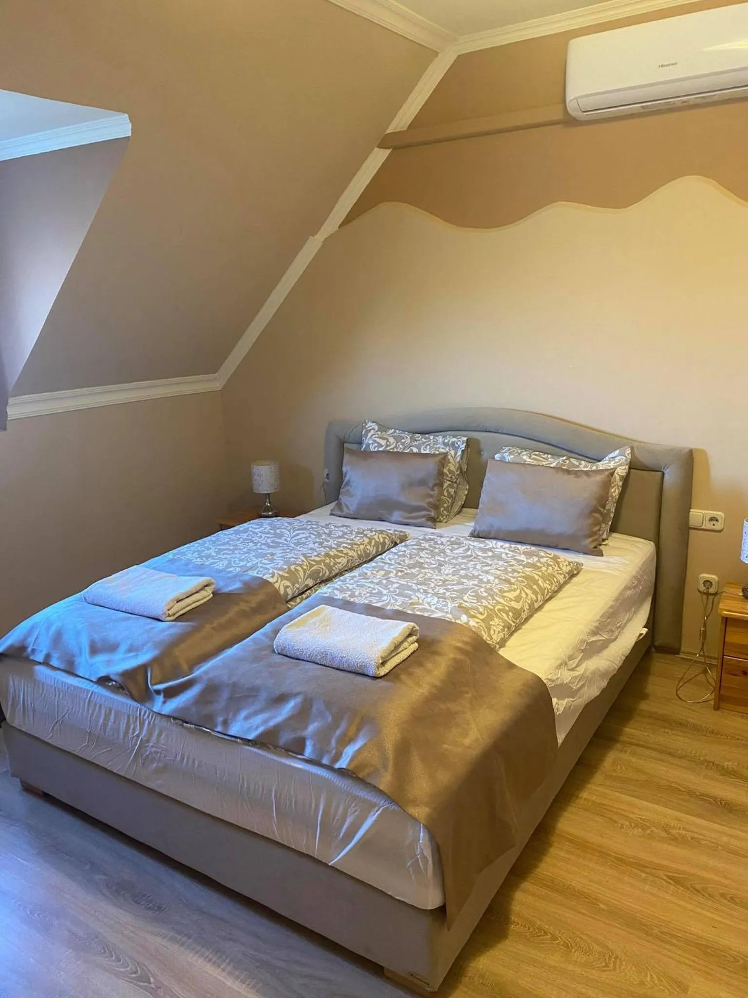 Bed in La Curia Panzió