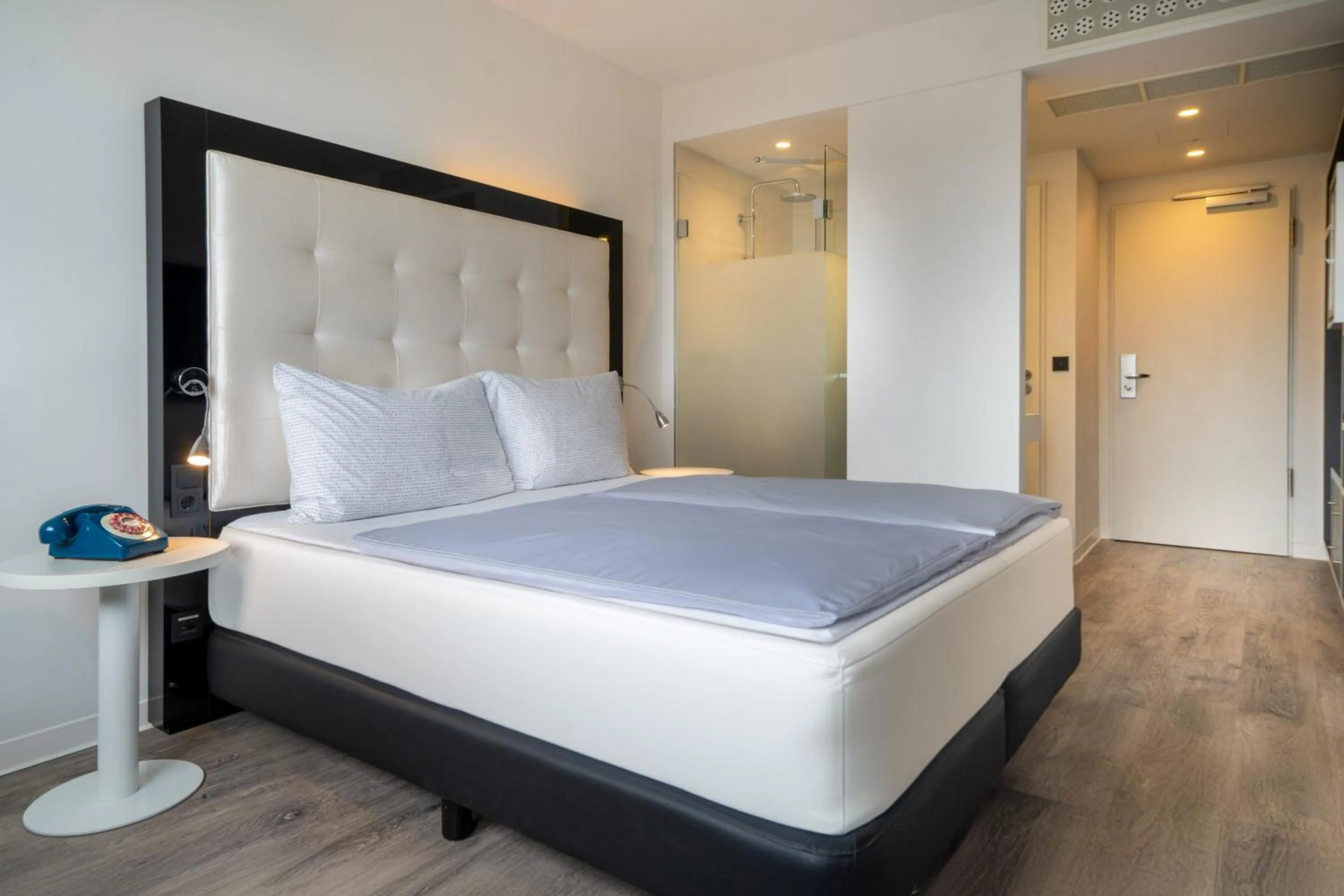 Bed in INNSiDE by Meliá Aachen