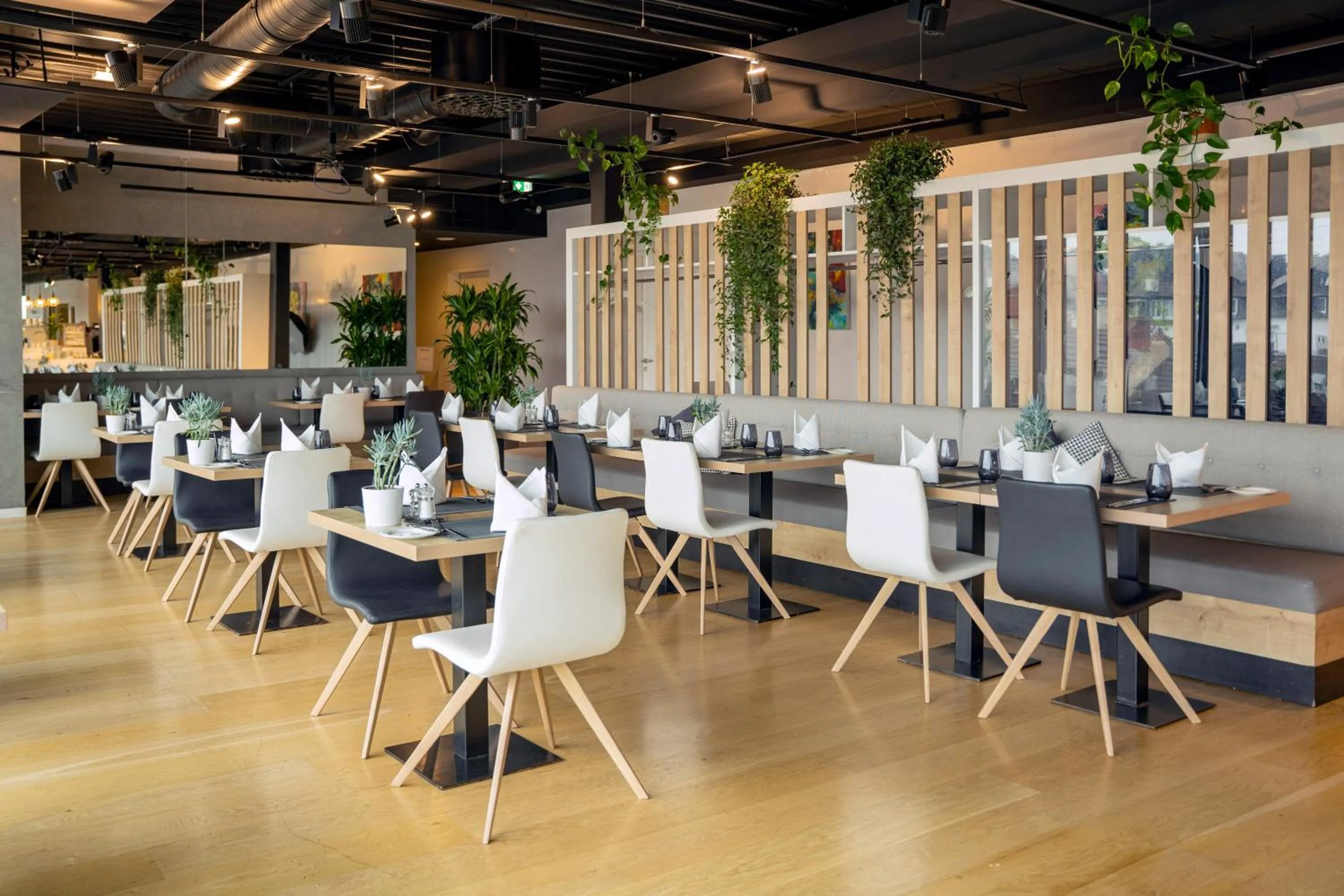 Restaurant/places to eat in INNSiDE by Meliá Aachen