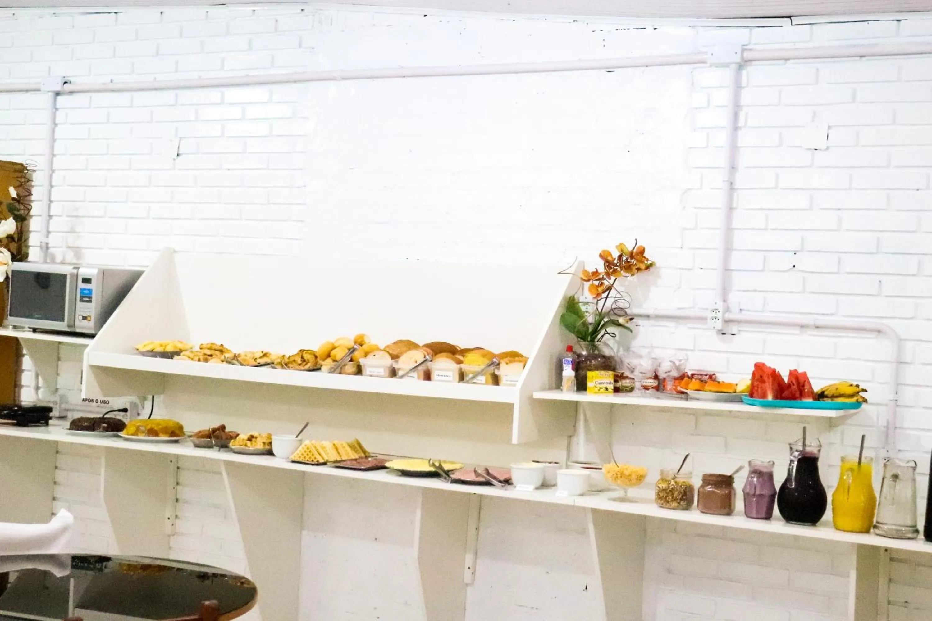 Buffet breakfast in Pousada Tia Leonor