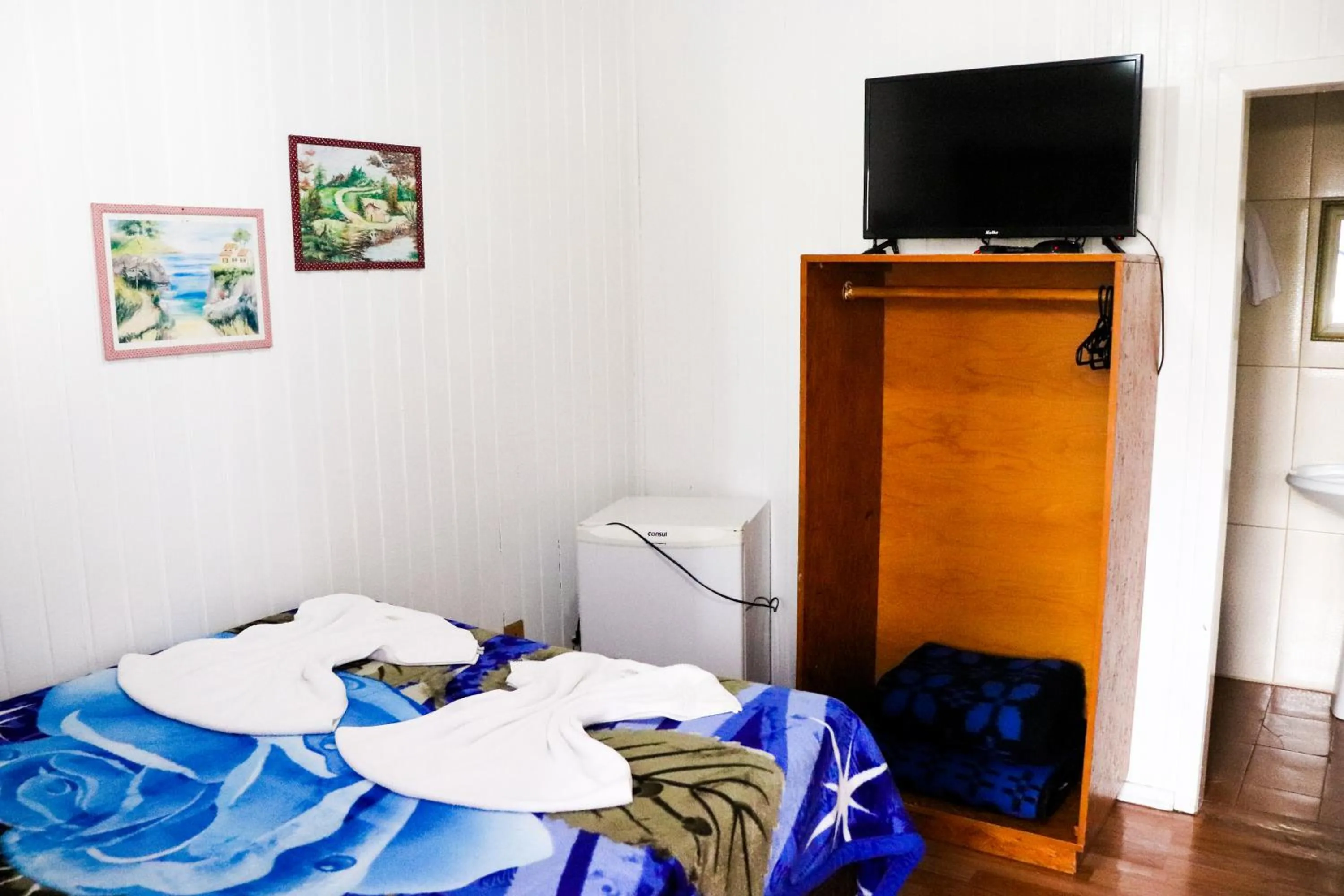 Photo of the whole room, Bed in Pousada Tia Leonor