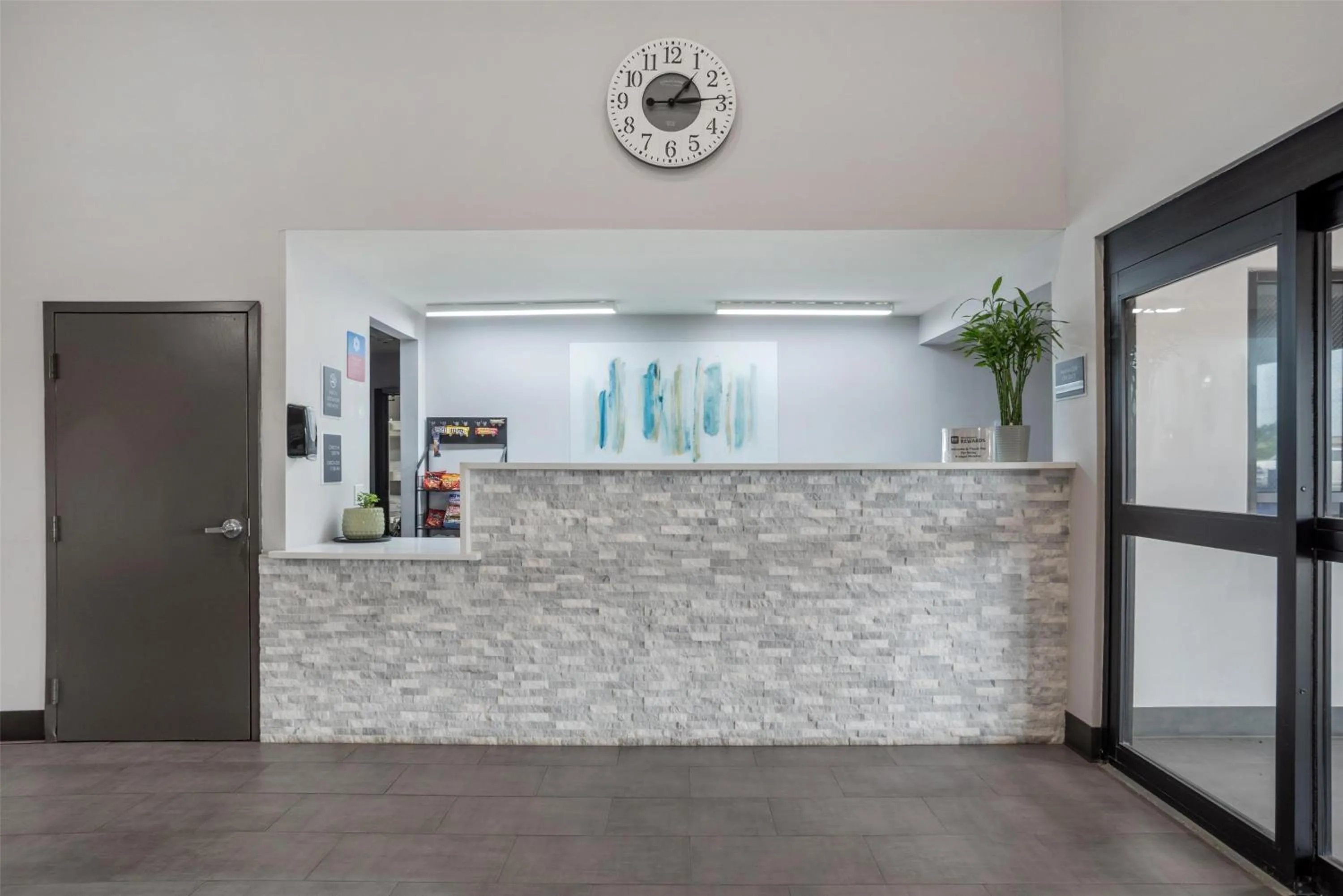 Lobby or reception in SureStay Plus by Best Western St. James Donaldsonville