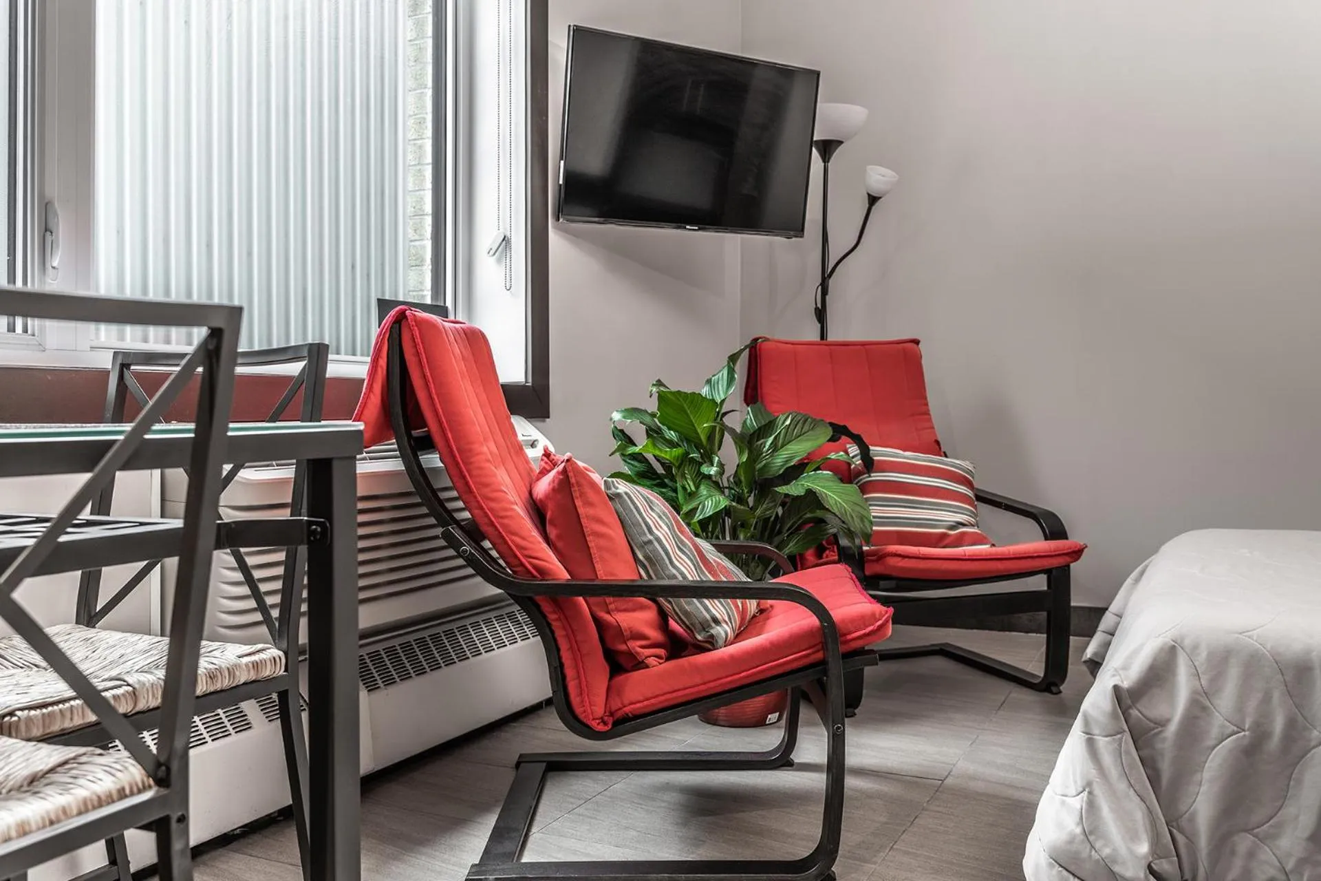 TV and multimedia, Bed in Cjour Apartments