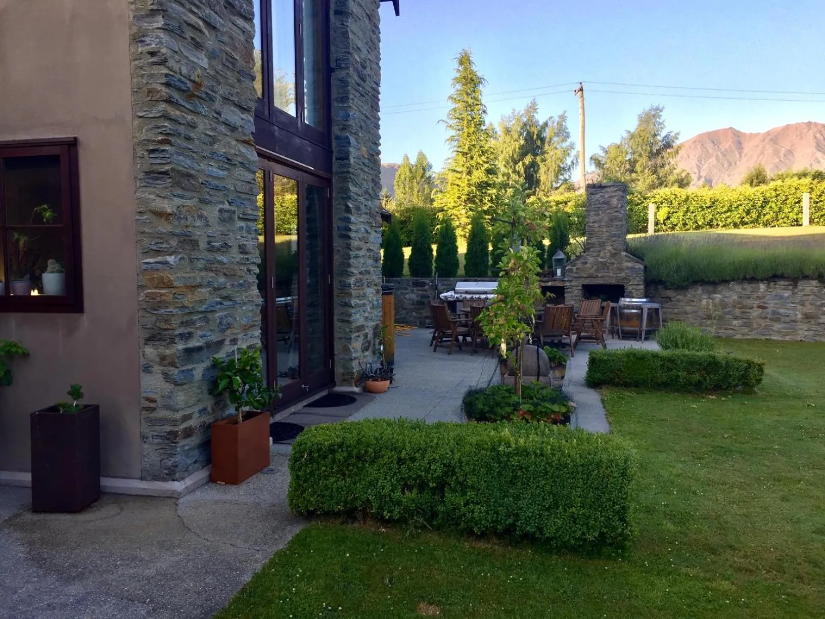 Hot Tub in Three Thirty B & B