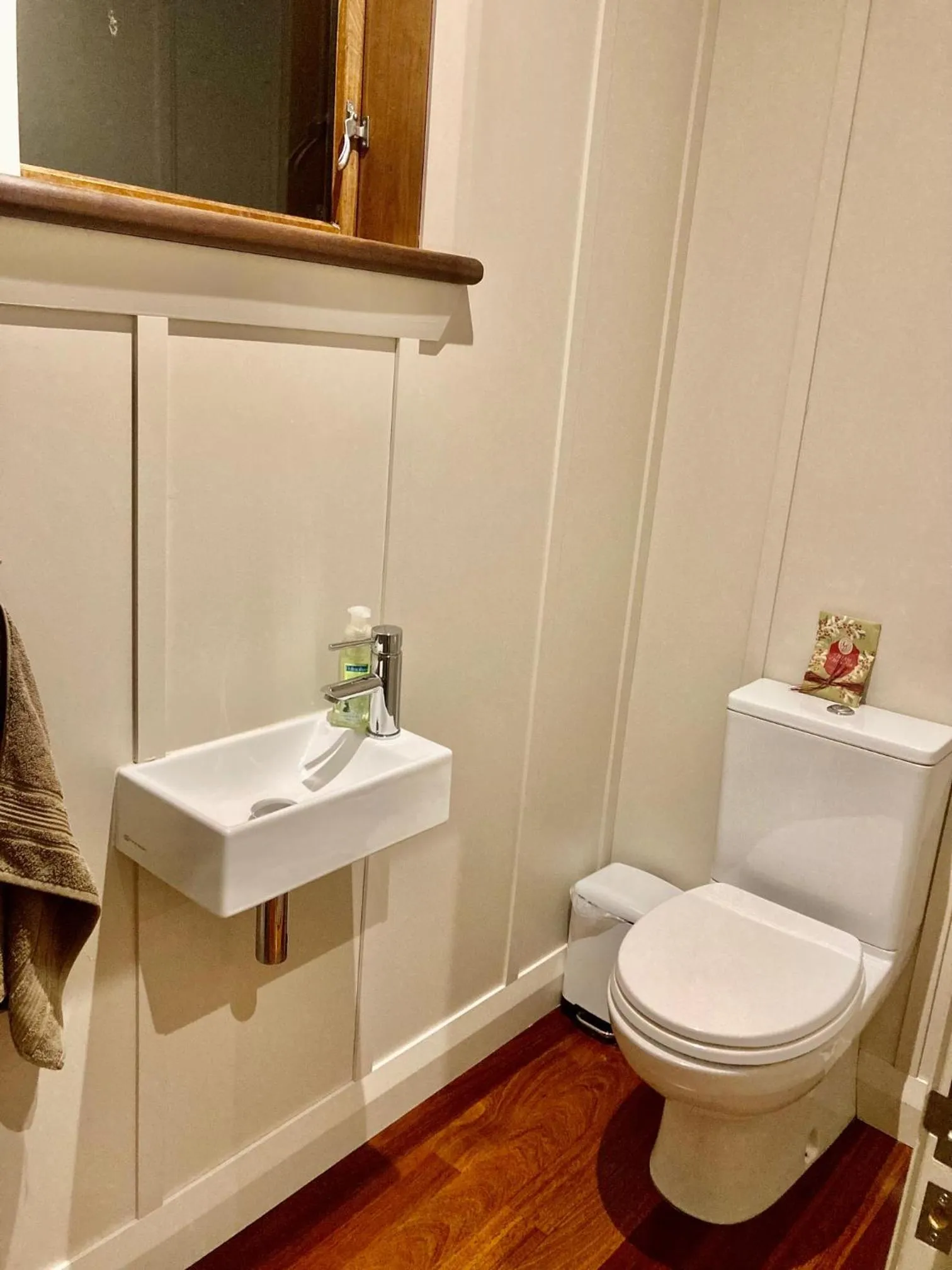 Toilet in Three Thirty B & B