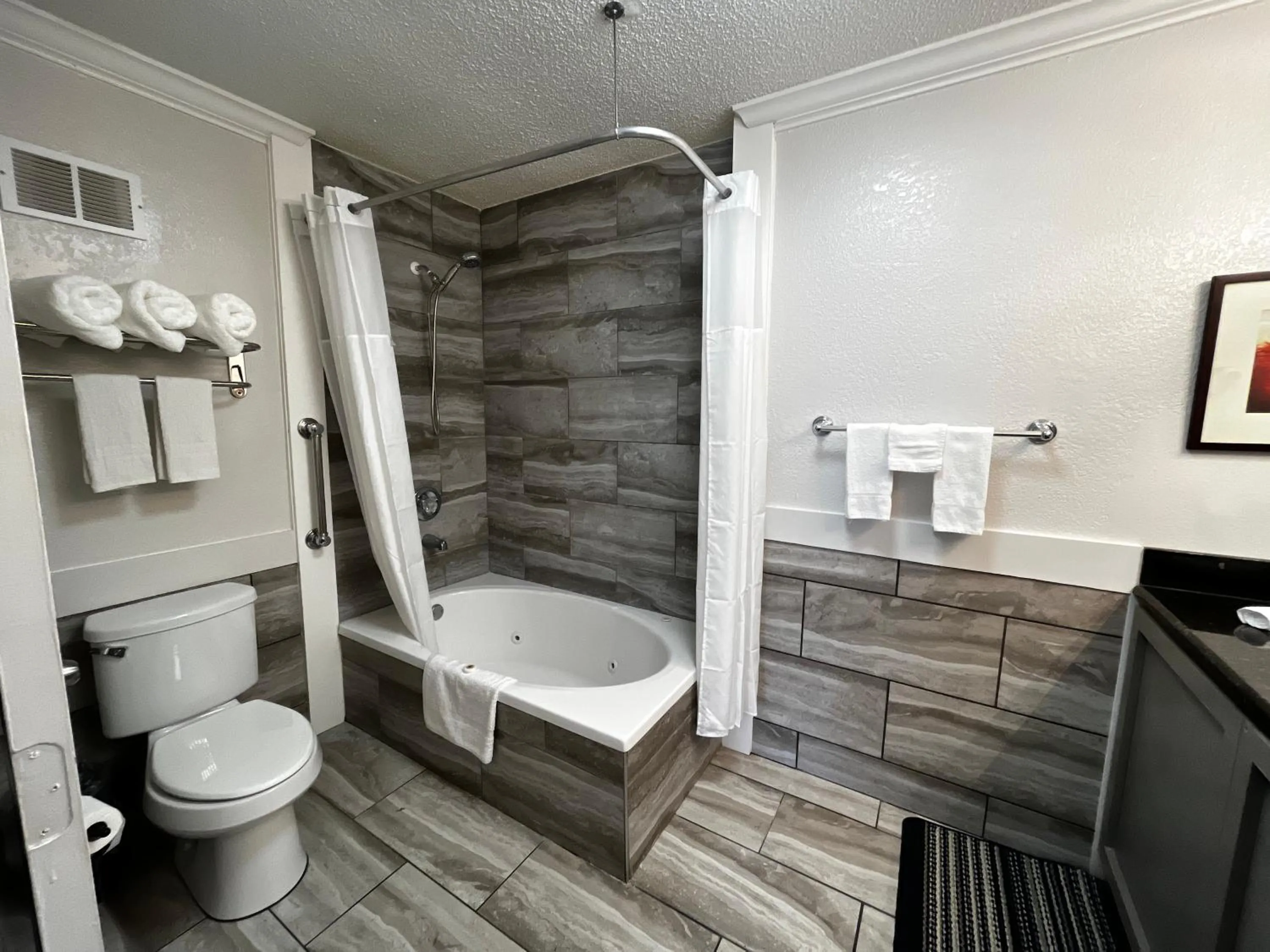 At Home Inn - Pensacola