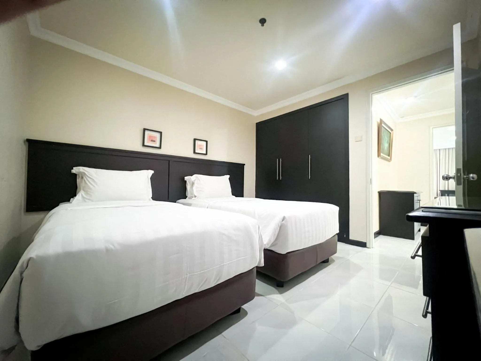 Bedroom, Bed in Kristal Hotel Jakarta