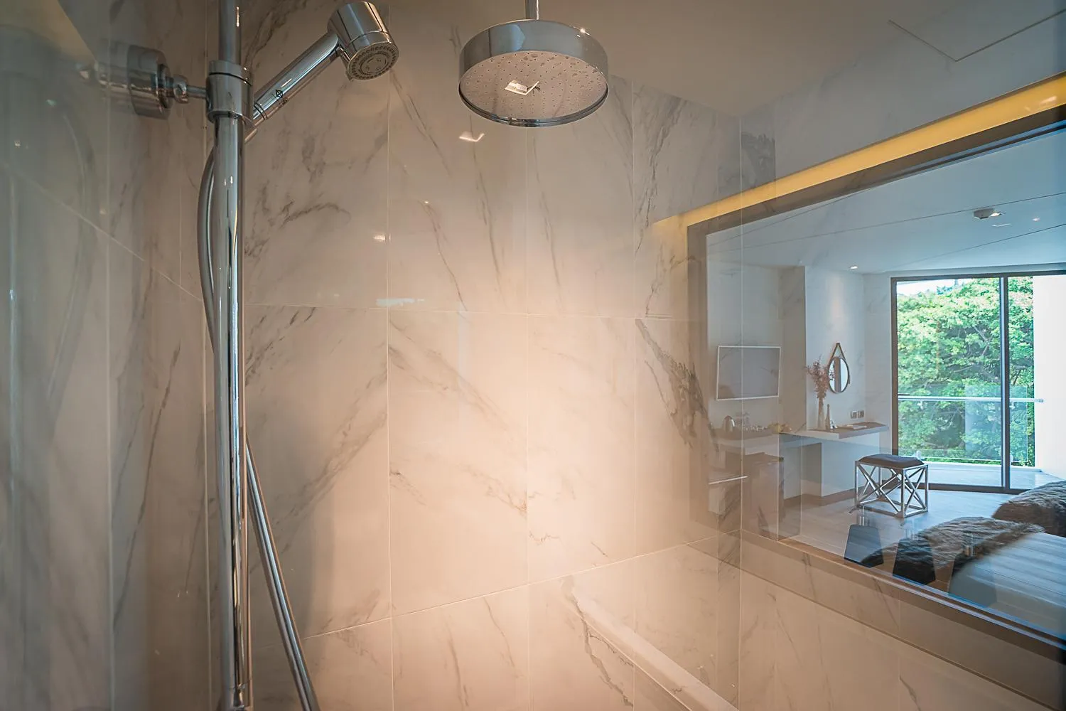 Shower in Mera Mare Pattaya