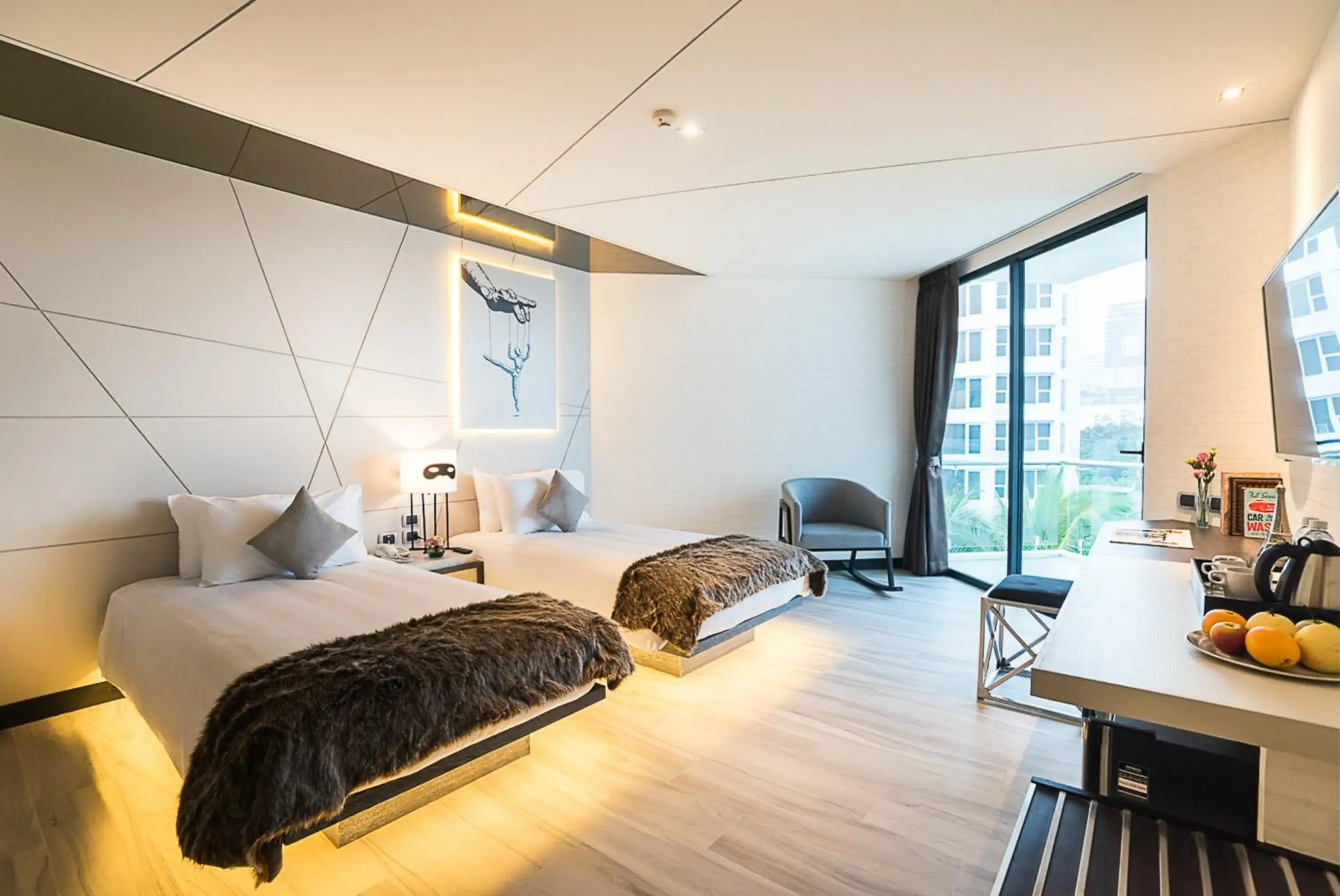 Deluxe Twin Room with Sea View in Mera Mare Pattaya Deluxe Twin Room with Sea View in Mera Mare Pattaya