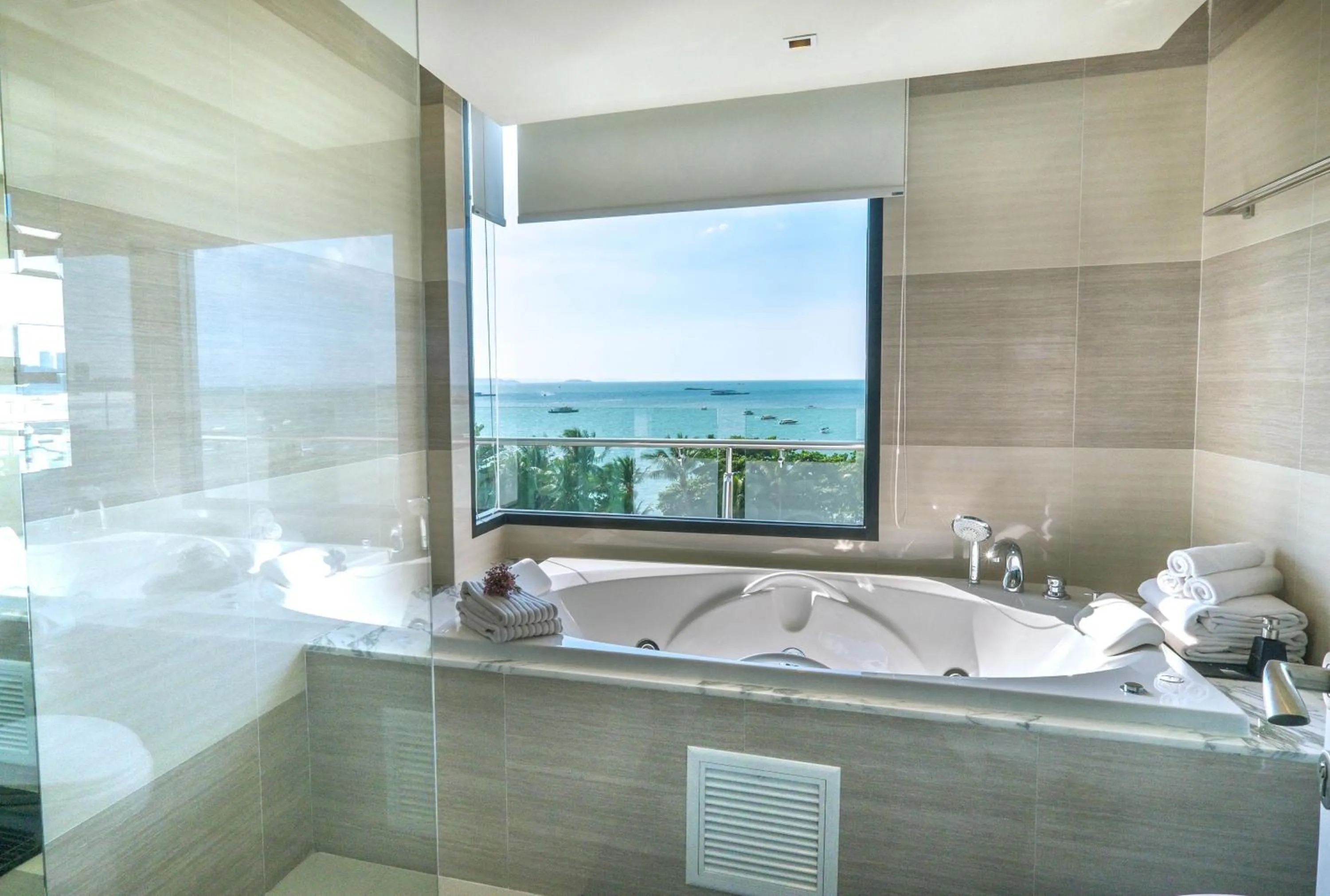 Bathroom in Mera Mare Pattaya