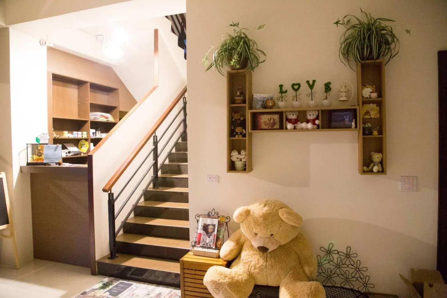 Decorative detail in Happiness 210 B&B