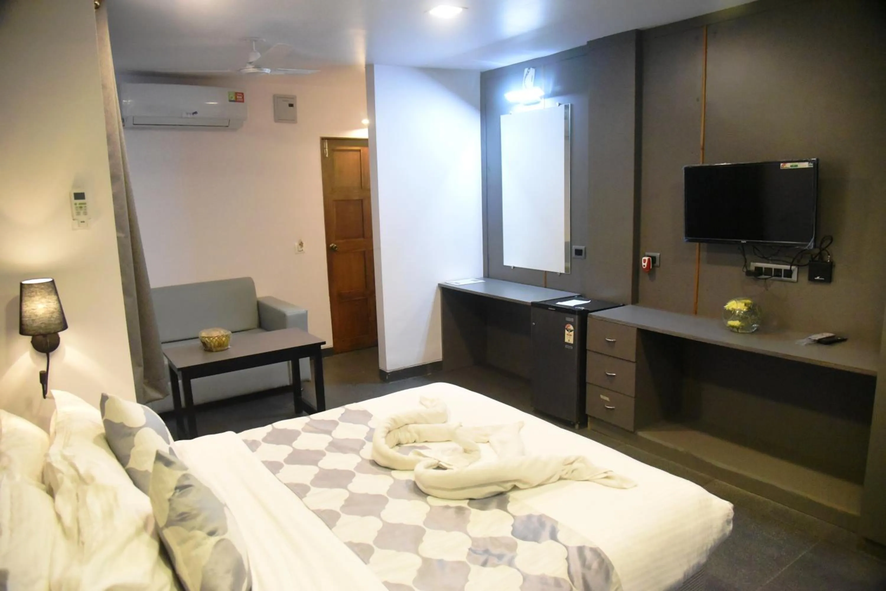 Bed in Ticlo Resorts