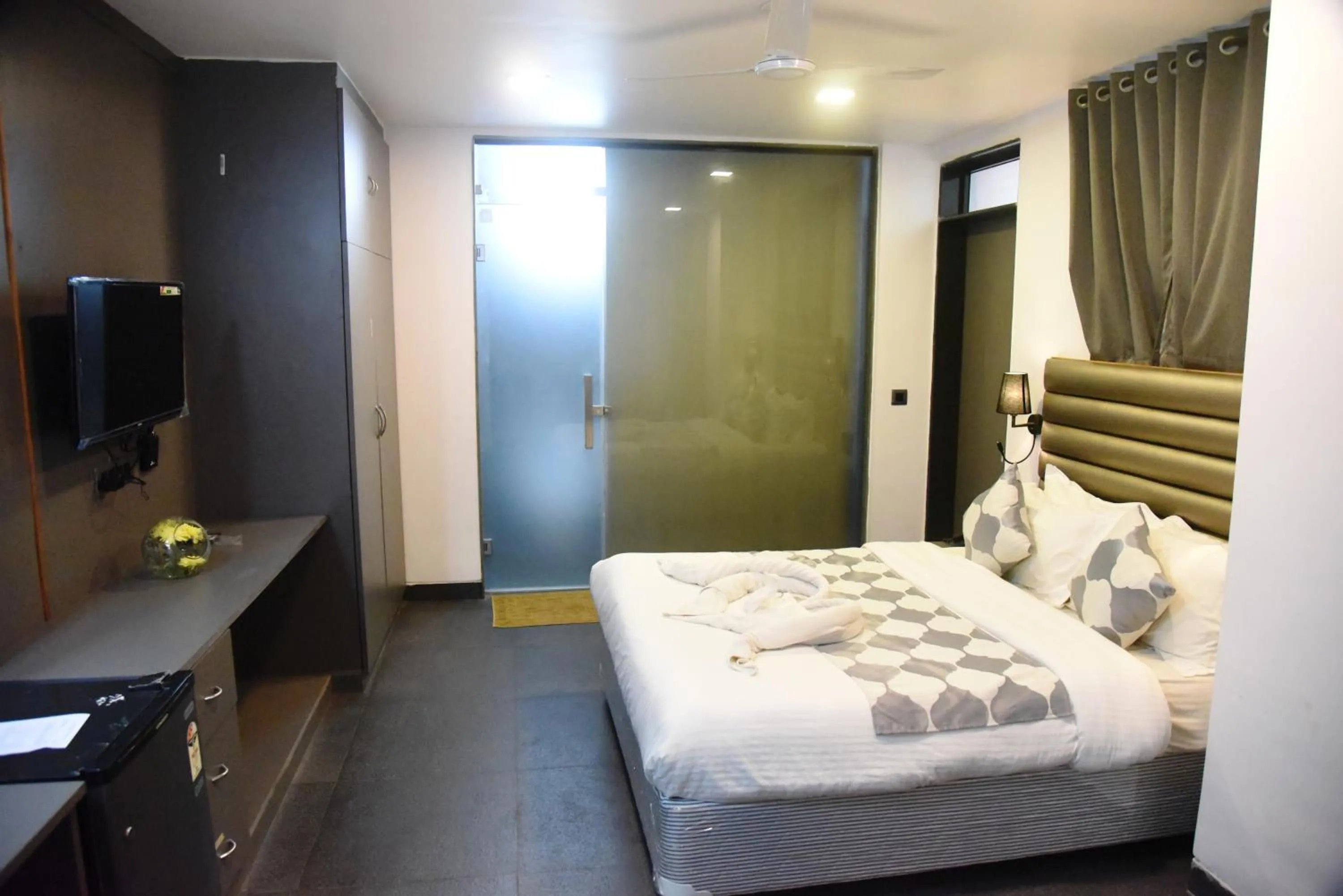 Bed in Ticlo Resorts